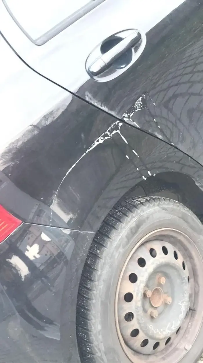 Gdy wszedłem na pasy zaczęła obrzucać mnie koncentratem pomidorowym