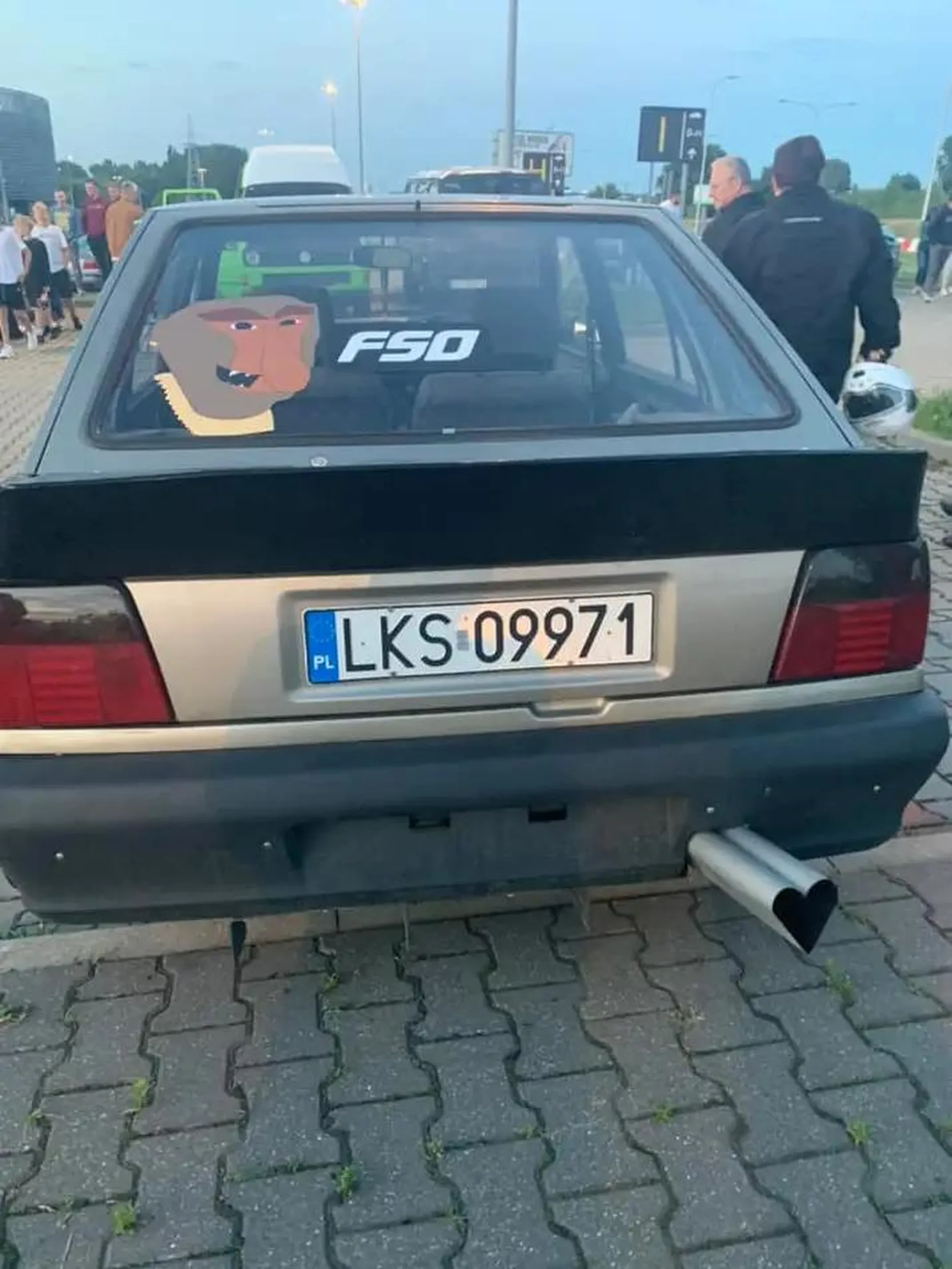 niezła rura wydechowy haha