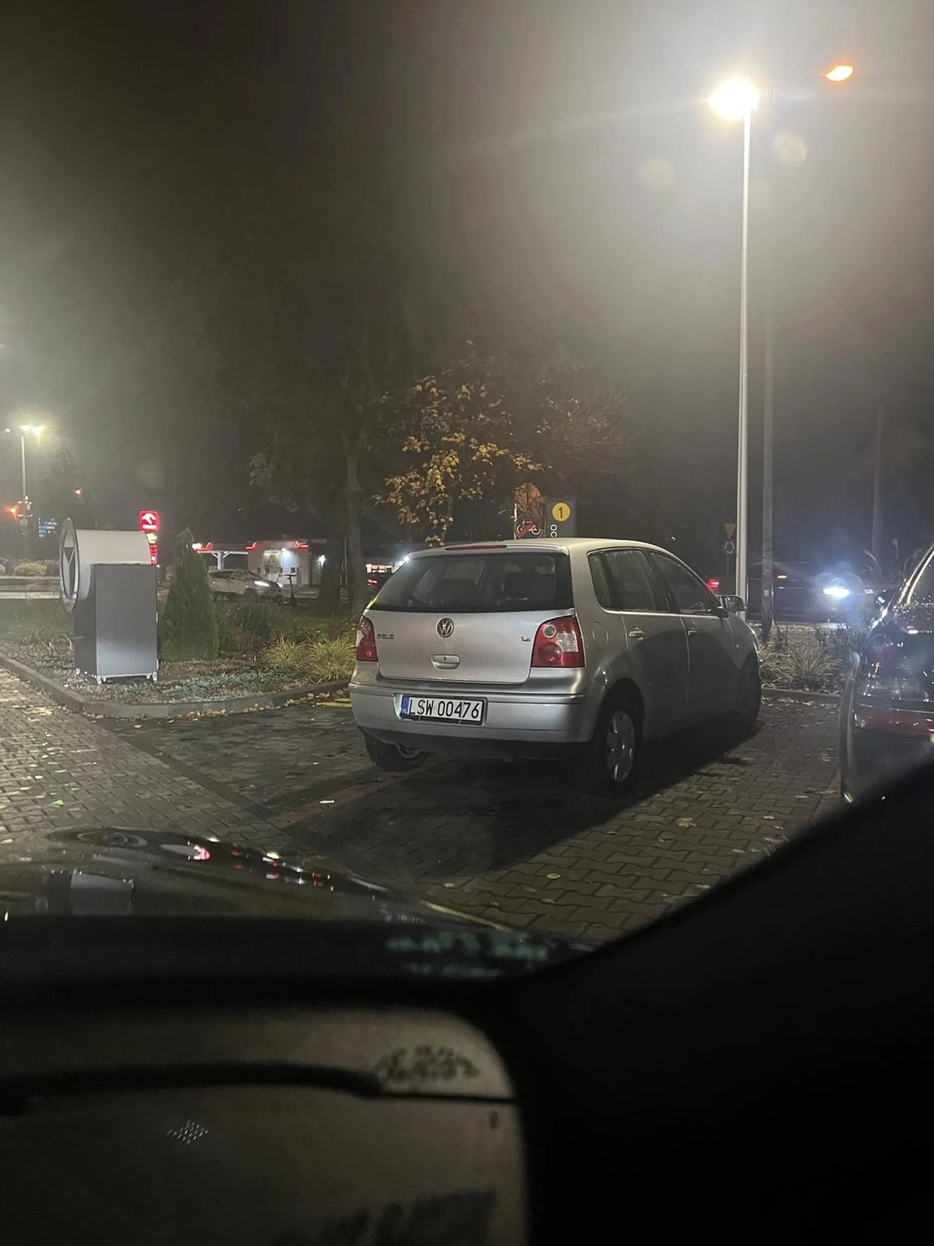 Zajebiście parkuje Nie pozdrawiam