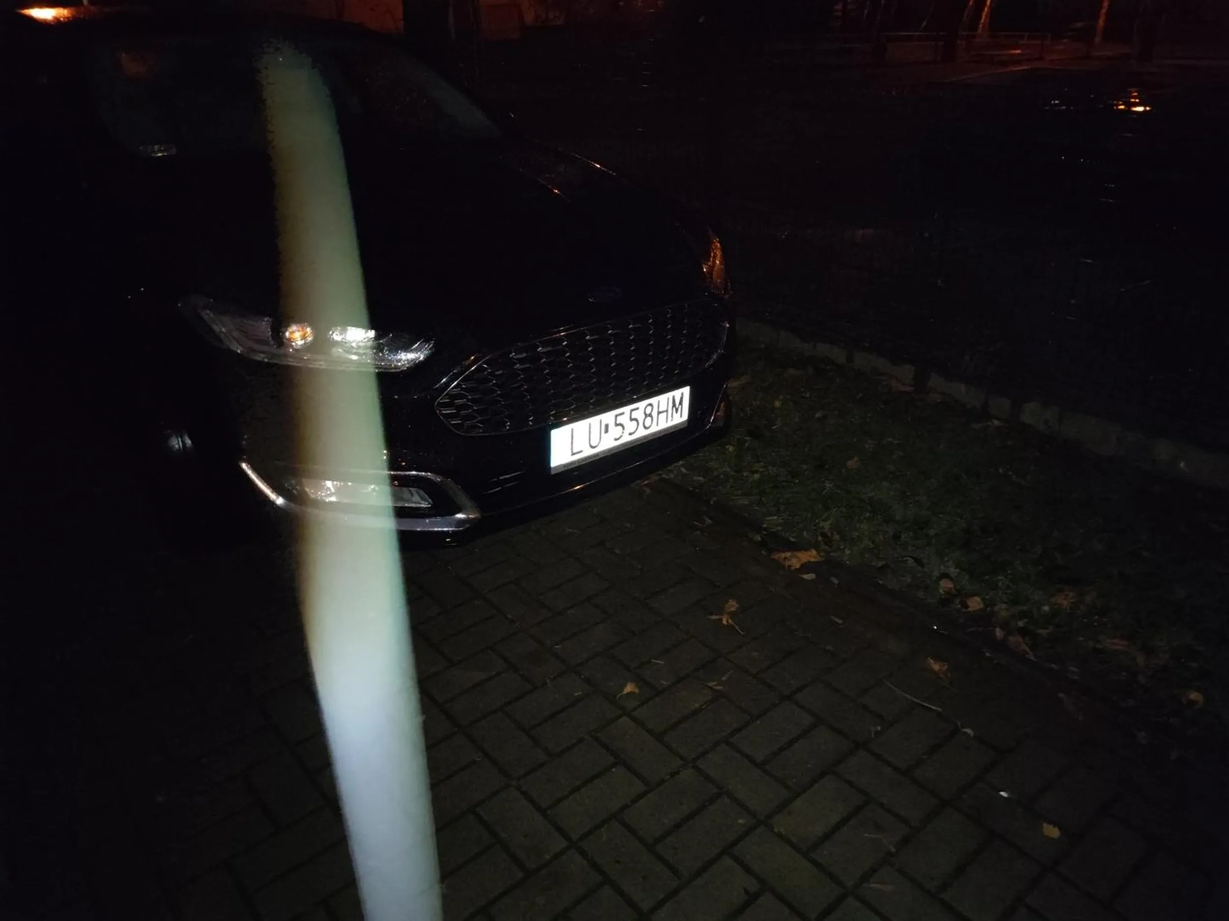 gosciu nie parkuj na chodniku