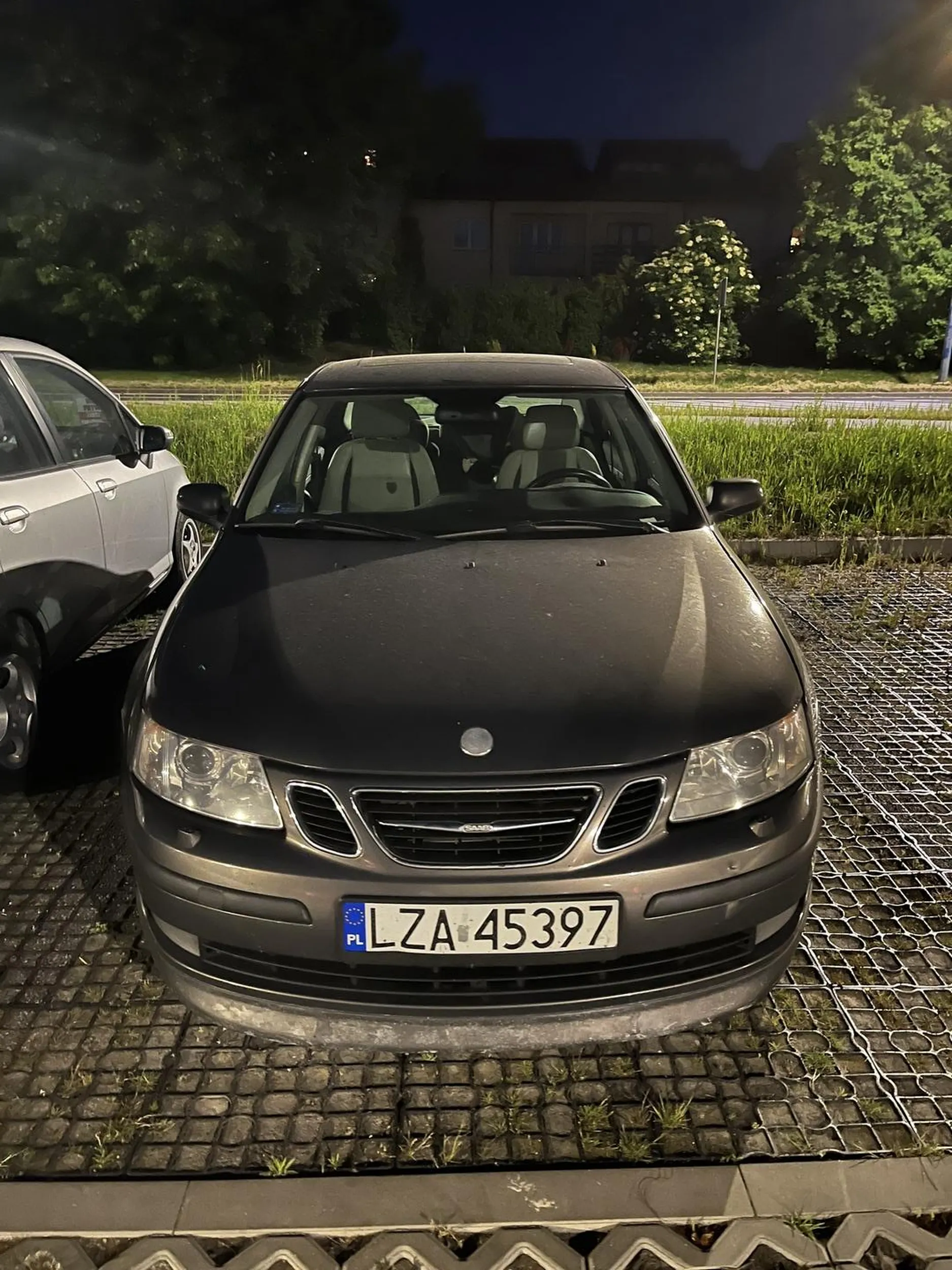 Zajmowanie cudzego miejsca parkingowego to już naprawdę jest szczyt chamstwa. Gratuluje bezmózgu z Zamościa.