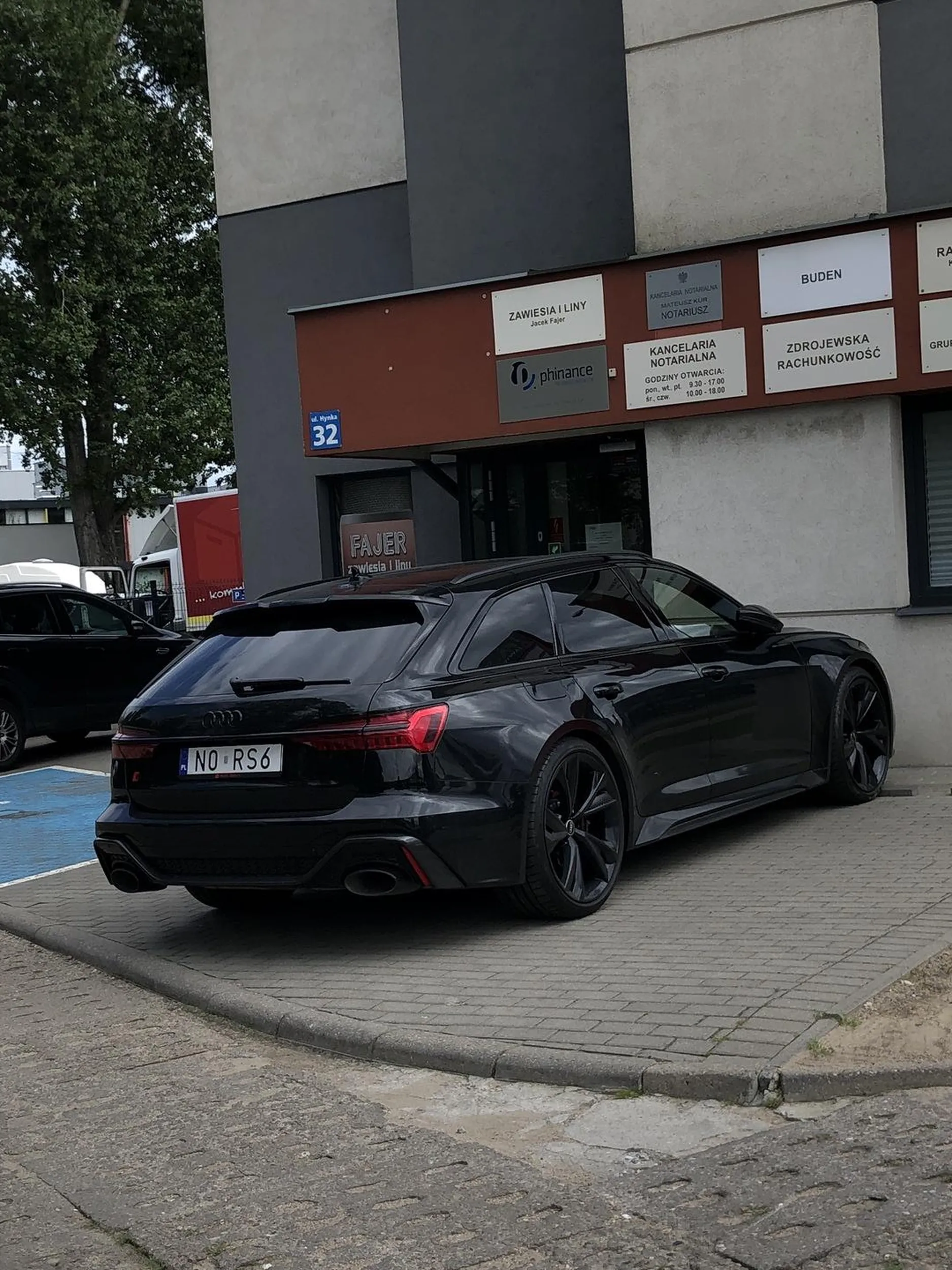 Przepiękne auto i śliczna rejestracja