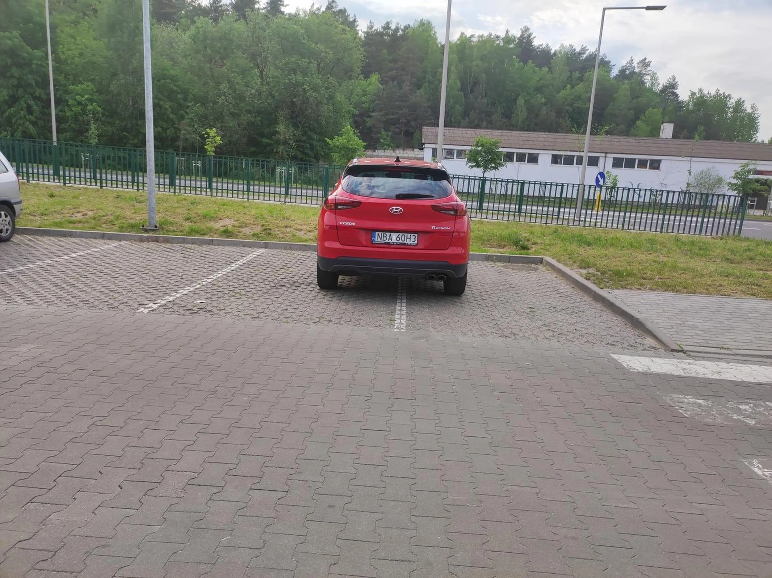 Jak tak się boisz o to pudło które za 15 lat się nie będzie do niczego nadawać to sobie najmij gościa do pilnowania