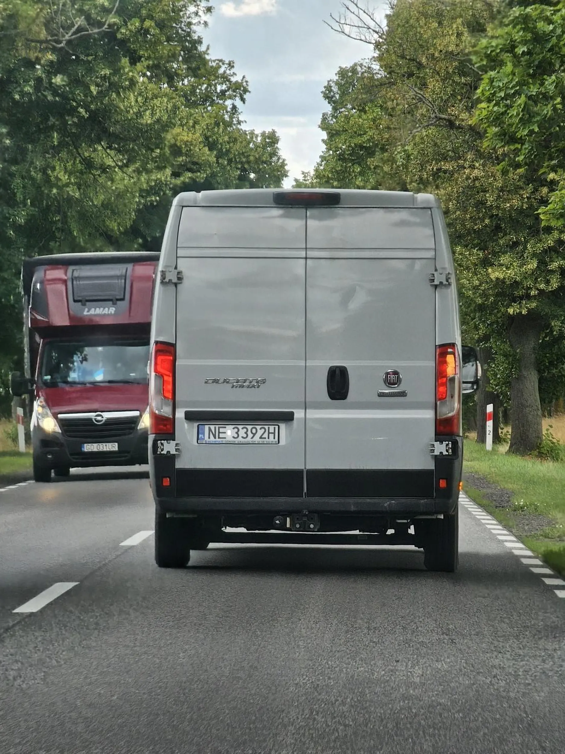 Stwarza zagrożenie dla innych, być może pijany