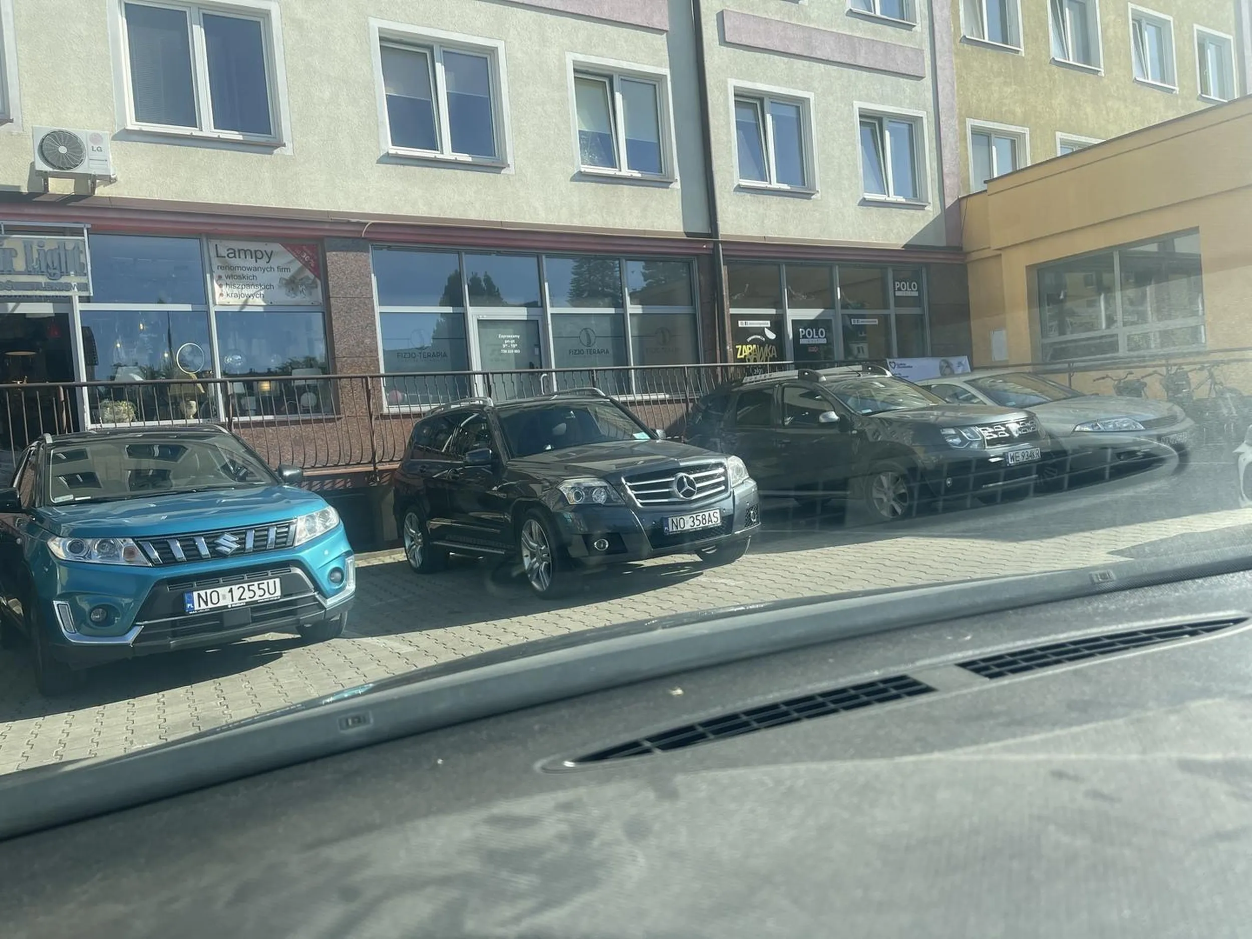 Parkowanie na dwóch miejscach, brawo