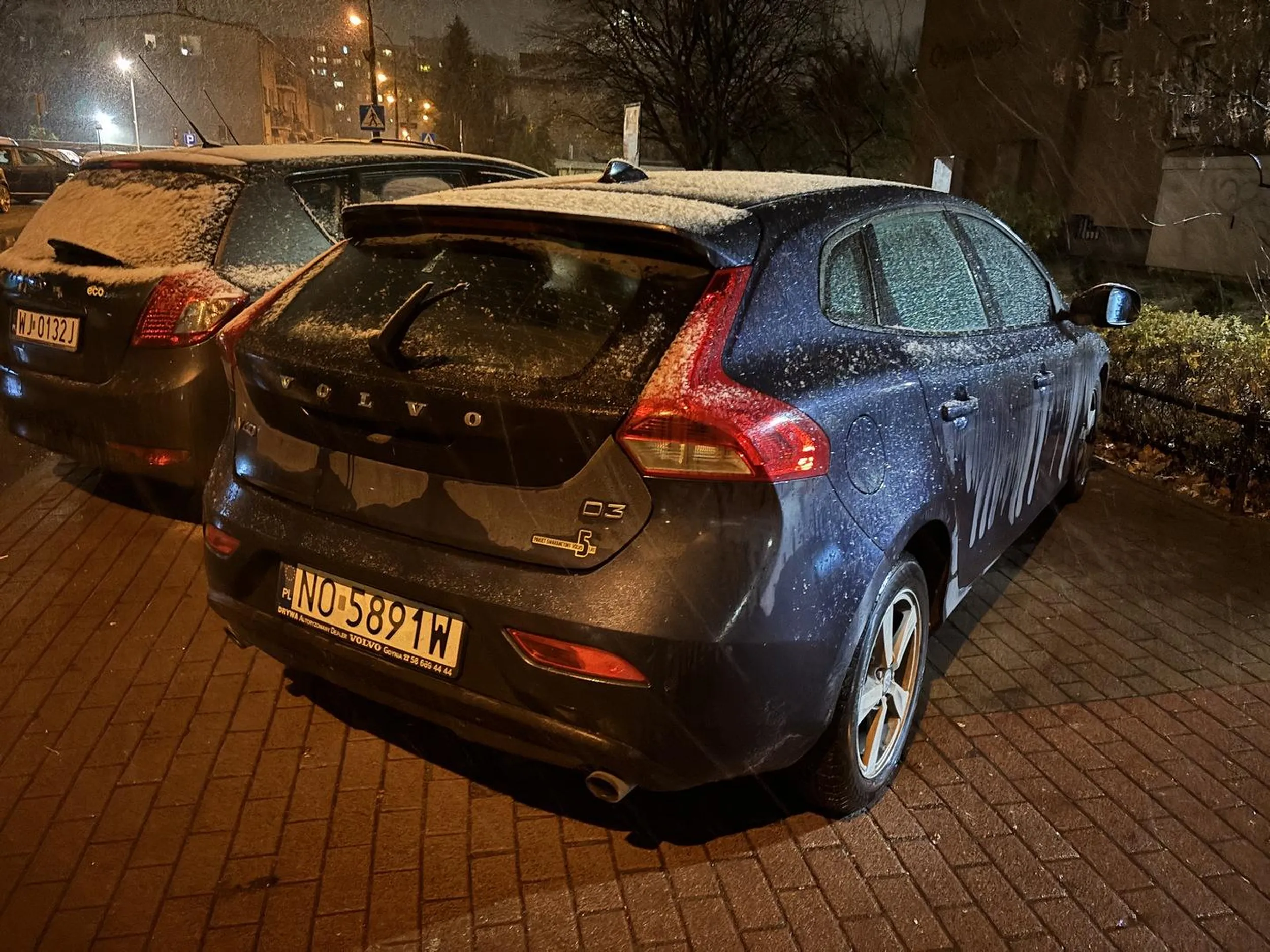 Zaparkował jak lamus bo pewnie jest nim na co dzień. Mela ci na pysk