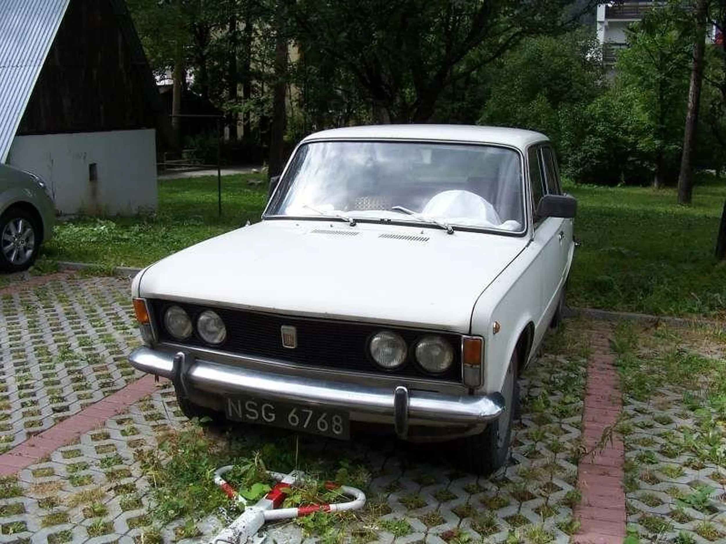 CZARNA TABLICA W DUŻYM FIACIE