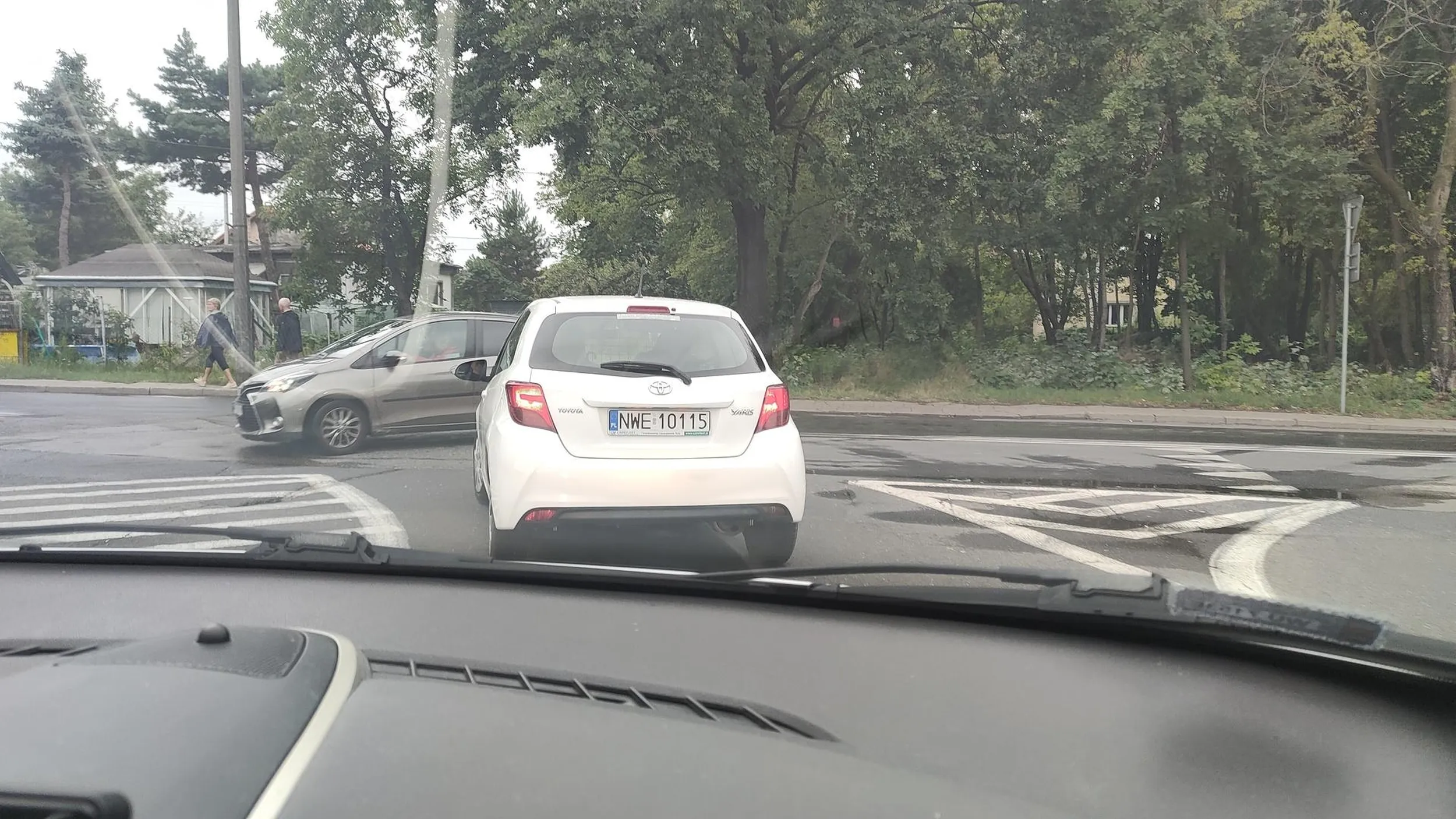 UWAGA NA WARIATA ZA KÓŁKIEM. NIE PRZESTRZEGA PRZEPISÓW, KAZDA A NA SOWAK NIE ISTNIEJE. WYLAMAL LUSTERKO.