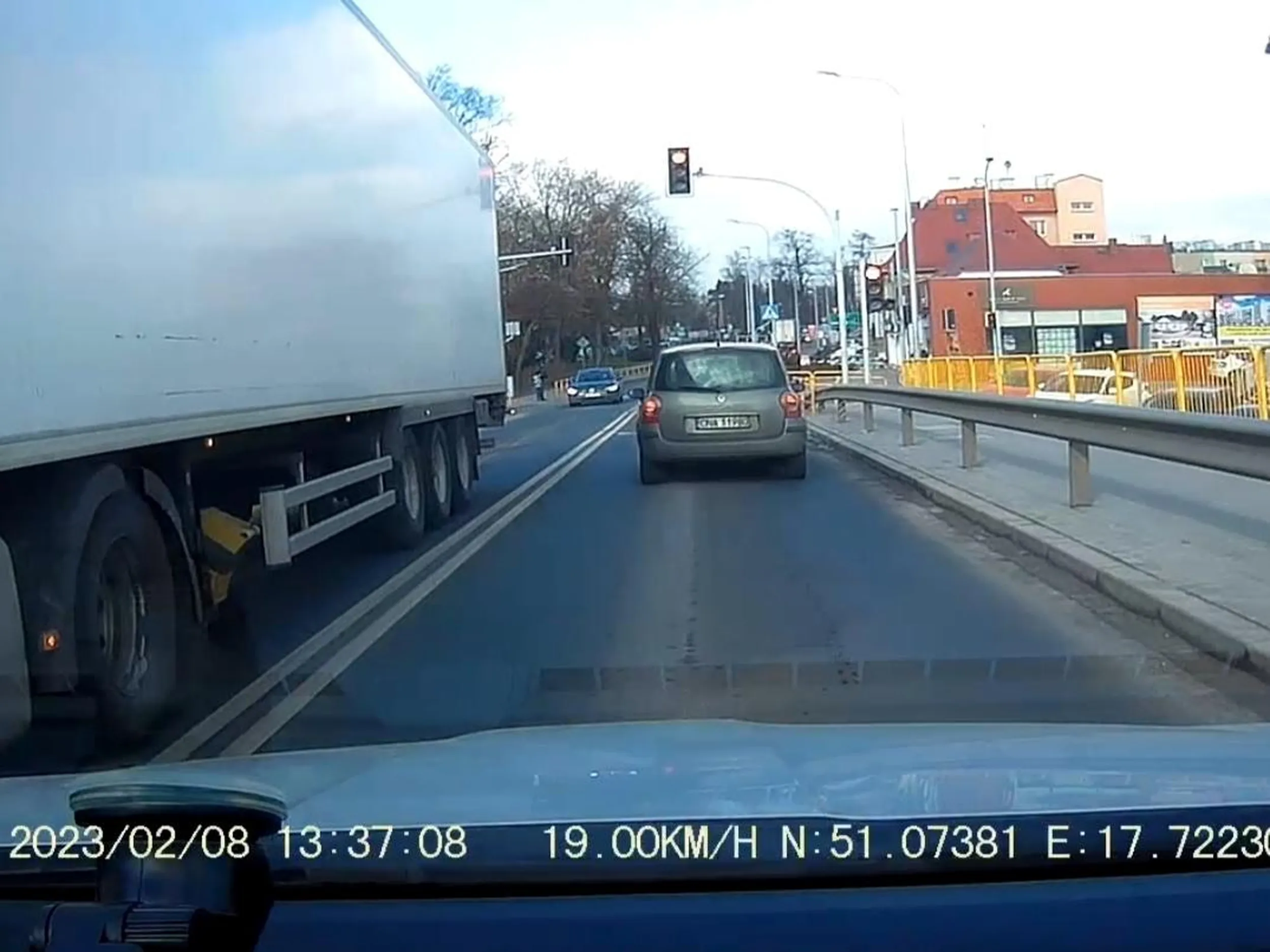 I sruuuu na czerwonym.