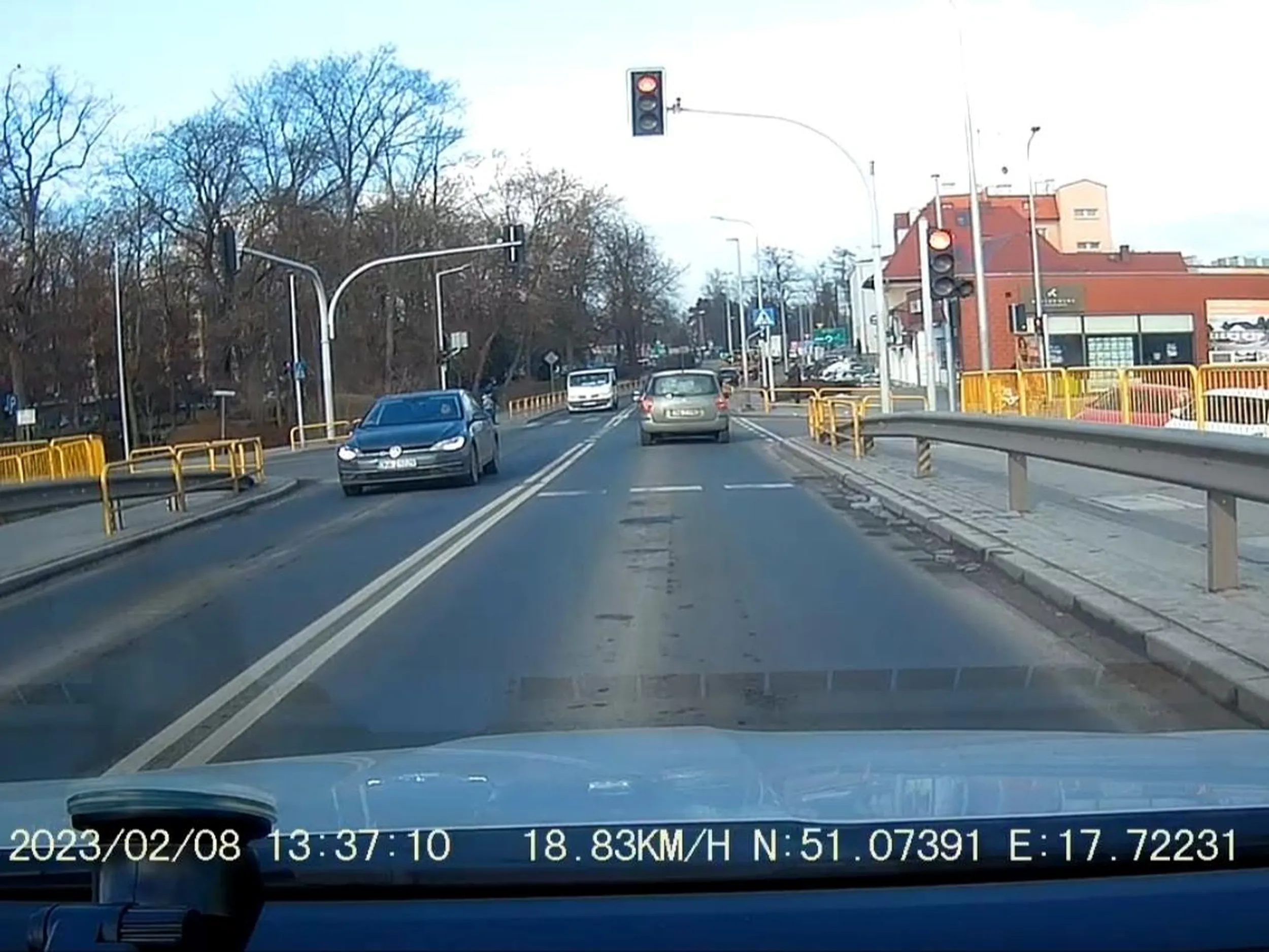 I sruuuu na czerwonym.