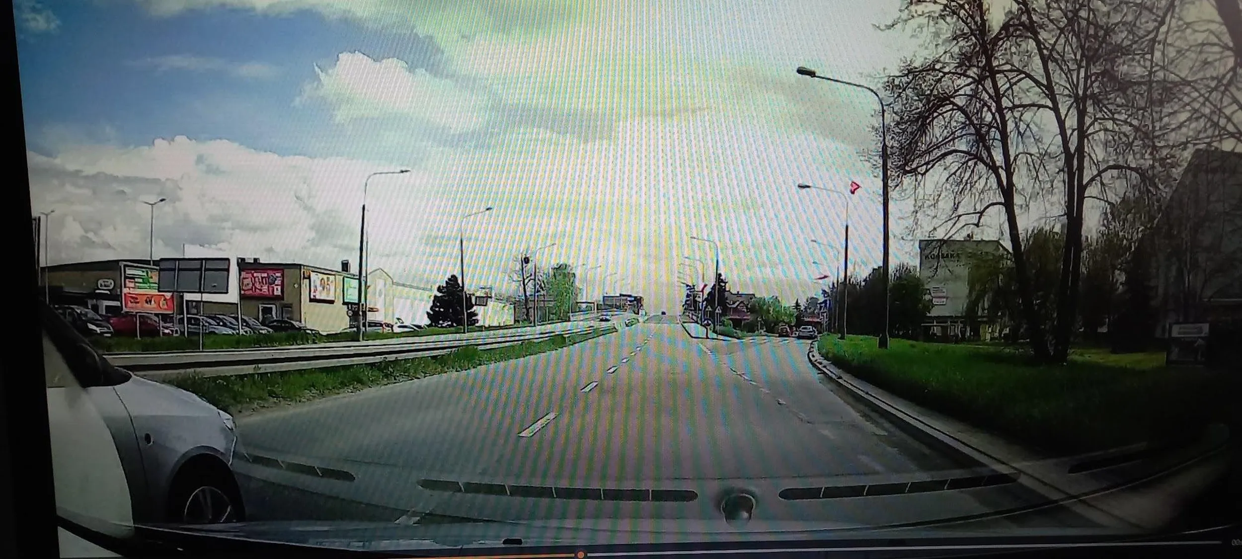 Chciałbym pozdrowić barana ze skody. Czekam aż nastepnym razem sie nie zmieścisz i mam nadzieje że nikomu innemu krzywdy nie zrobisz.