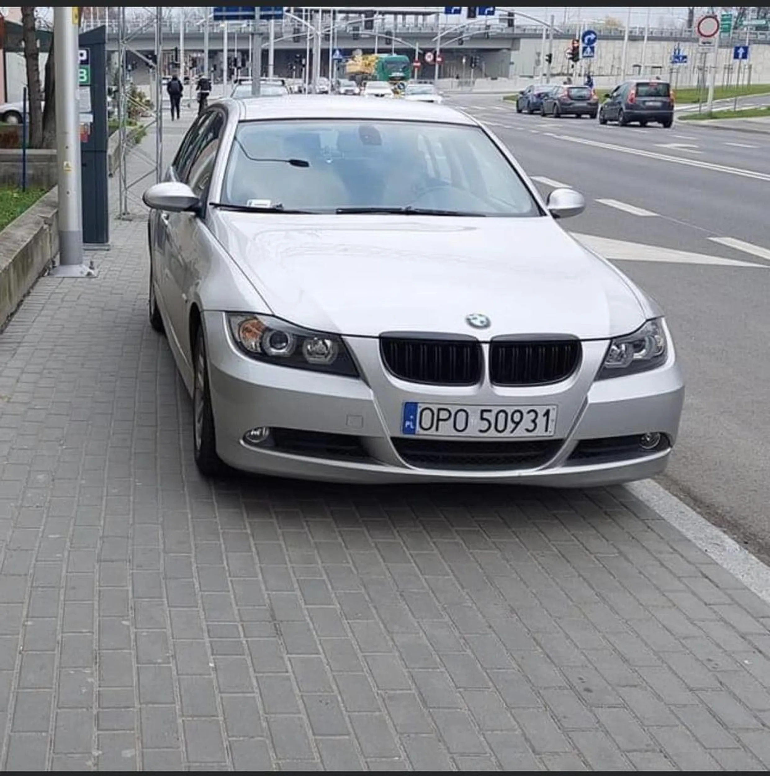 Ja tu tylko na chwilę, no maksymalnie na kilk godzin :)