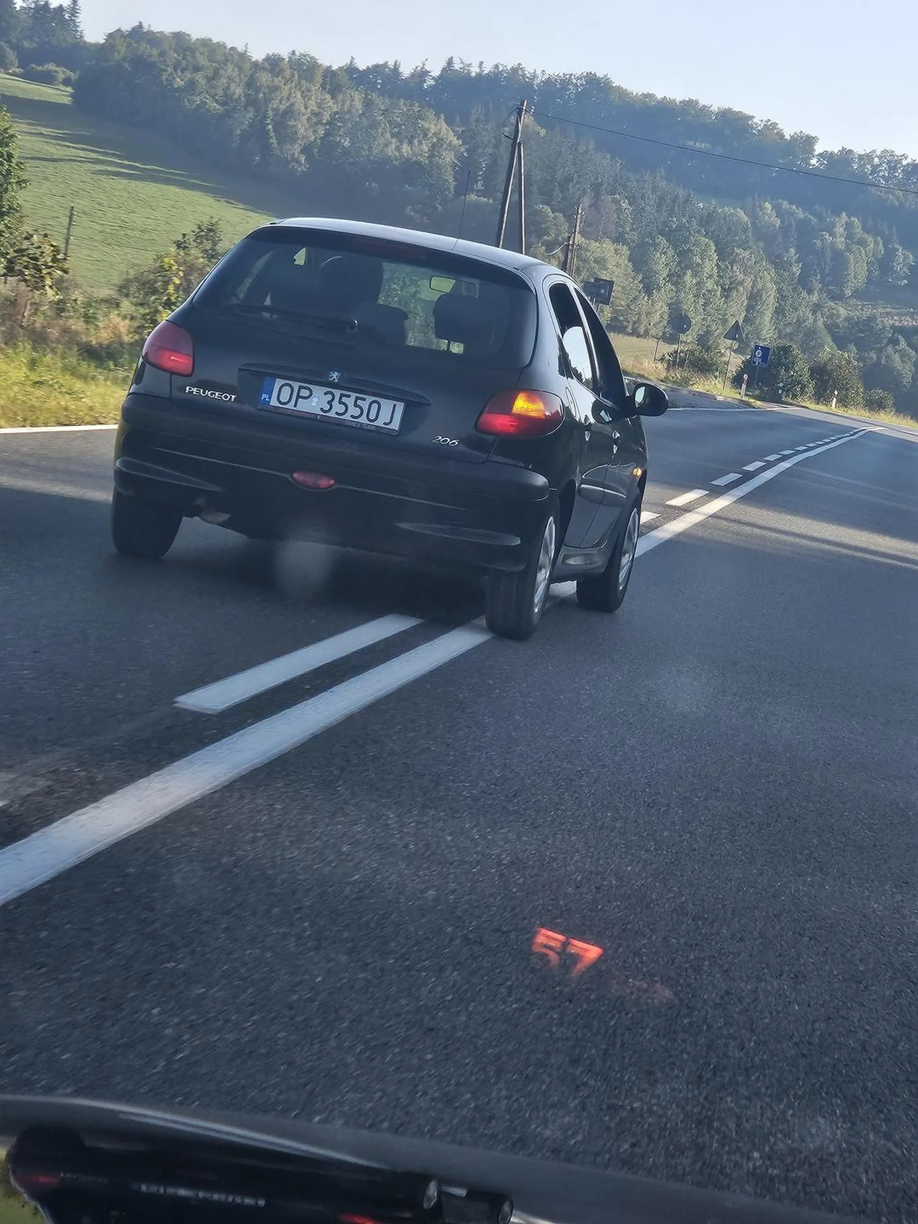 Kretynko z tego gówna małego naucz się jeździć tepa strzało