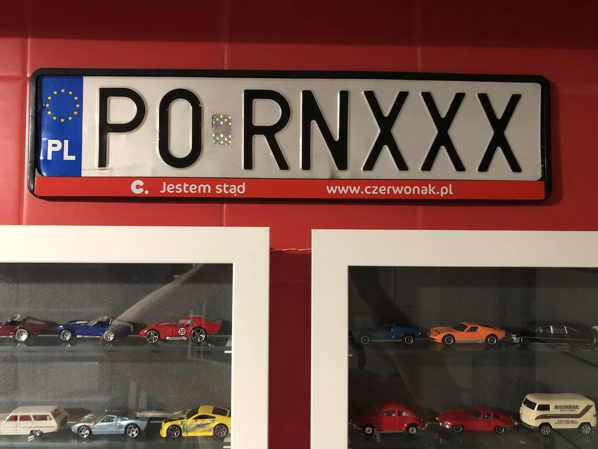 To tablice mojego auta. Auto nie istnieje niestety. Jedna blacha wisi w mim garażu, druga poszła na WOŚP