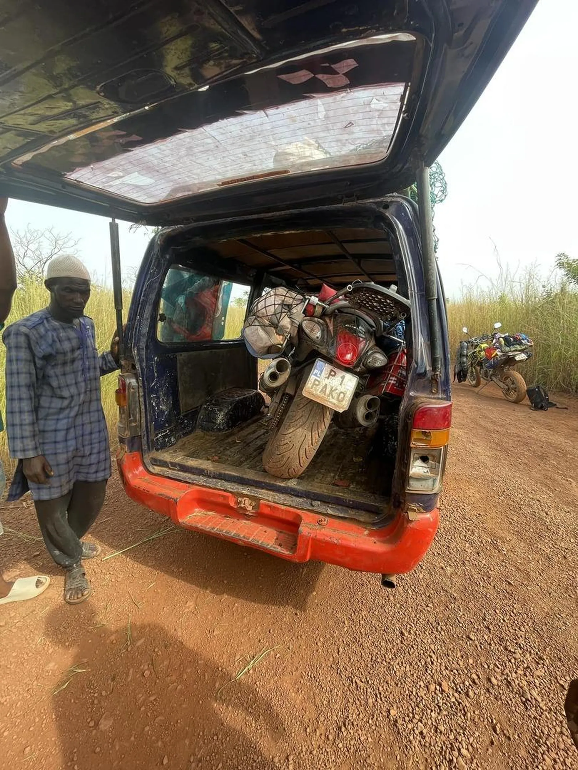 Chciał się pochwalić na Instagramie że jeździł Hayabusą po Afryce to teraz ma...