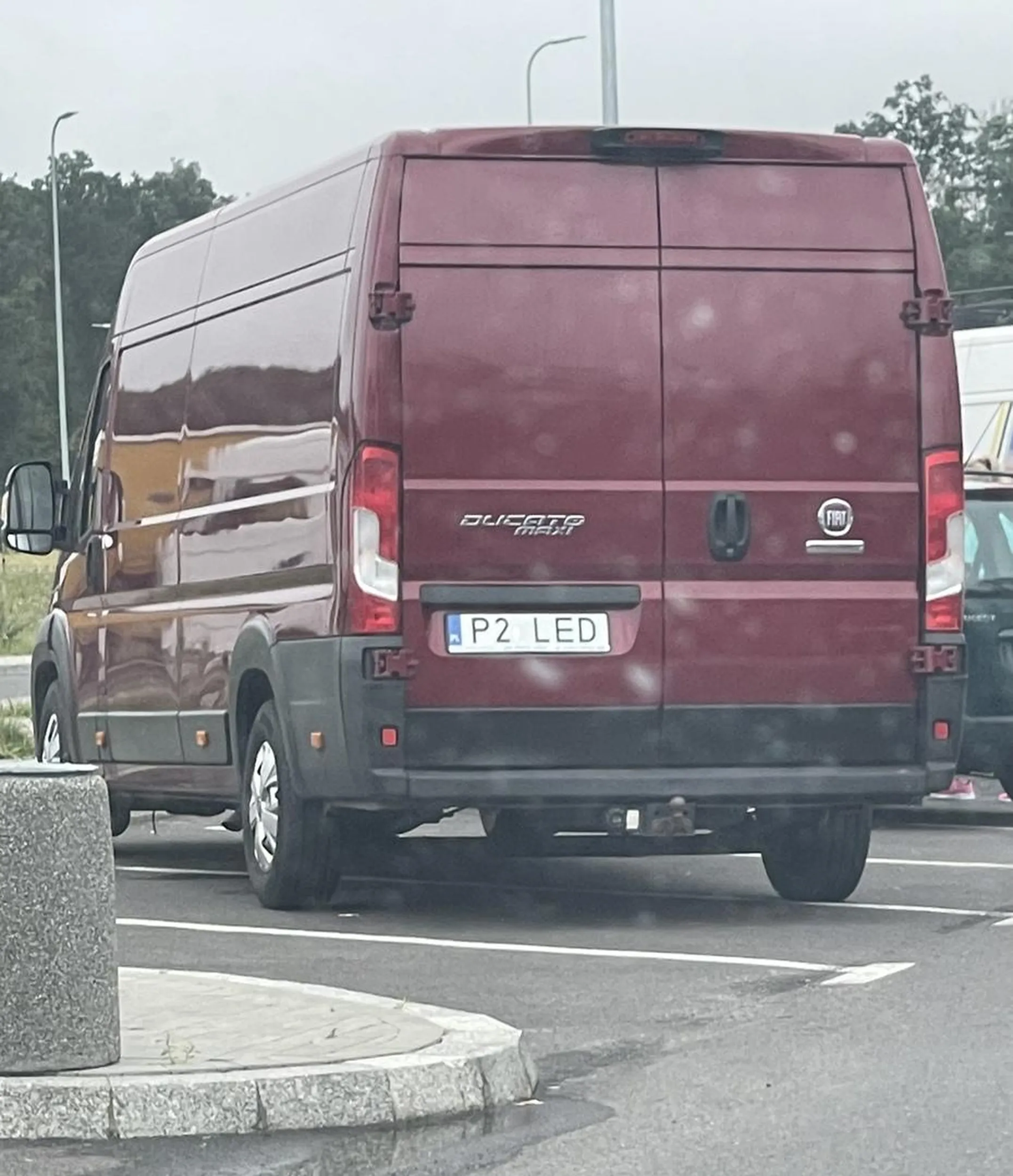 Polecam nauczyć się parkować ?