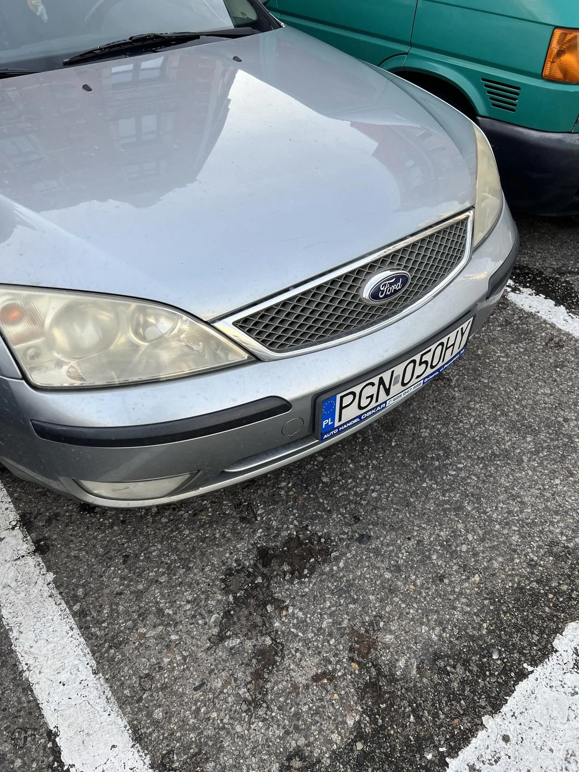 Piękne parkowanie z całkowitym brakiem możliwości otwarcia drzwi od strony kierowcy Prawo jazdy wygrane w chipsach Zapraszam na kurs parkowania