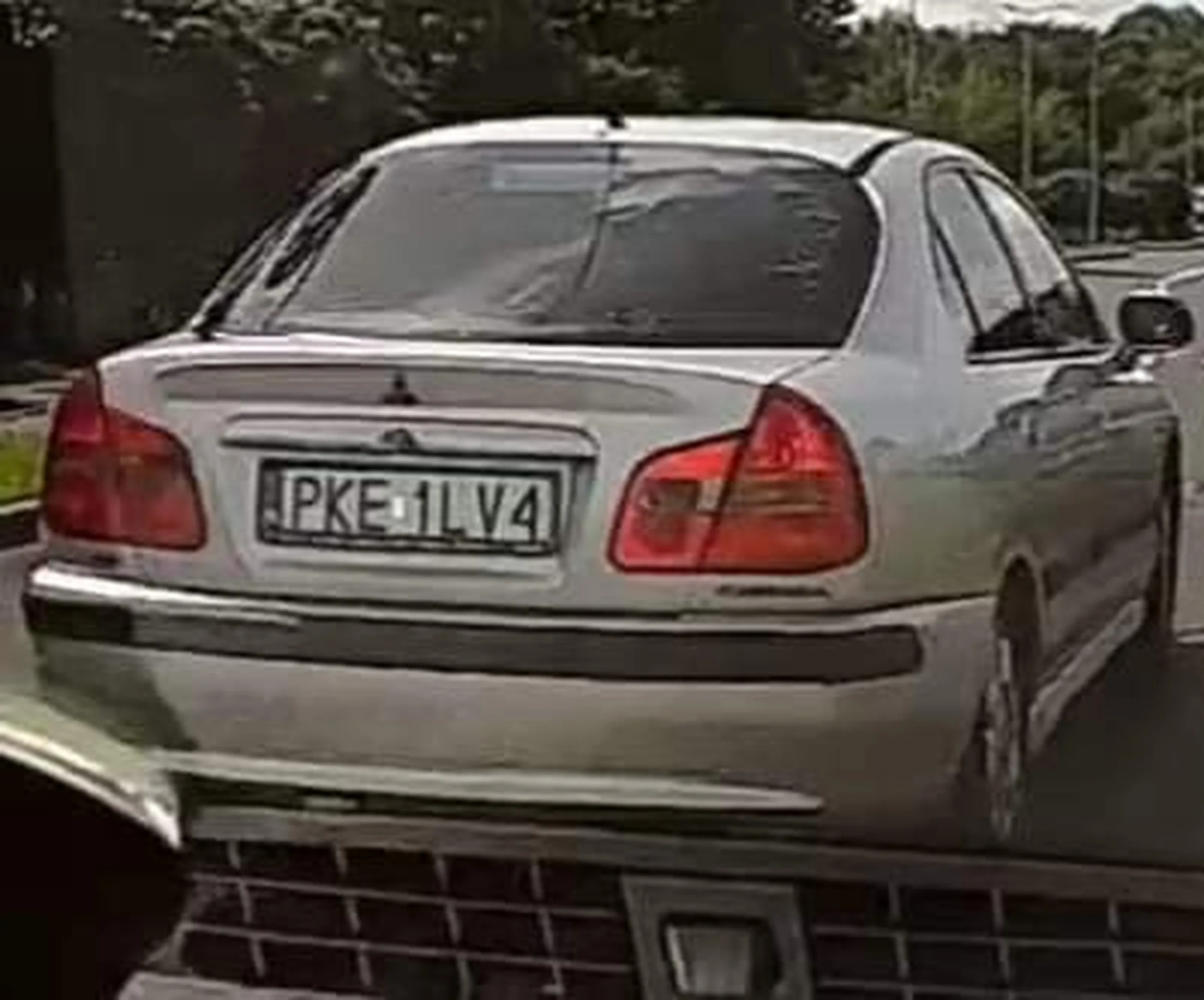 A żebyś tak uju w drzewo wjechał tą swoją brawurowa jazdą