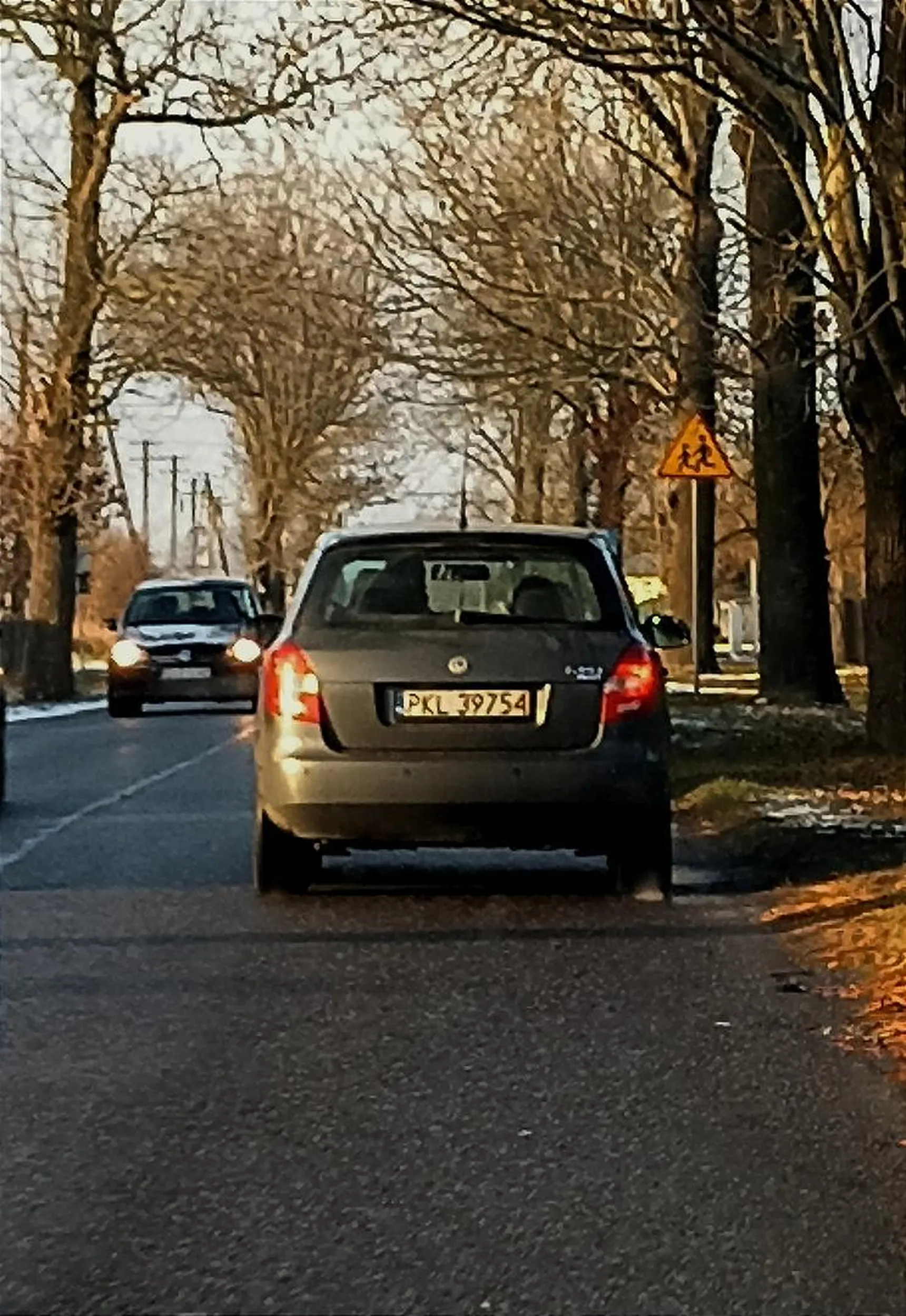 Zamulacz drogowy!! 27 w zabudowanym, za kierownica kobieta