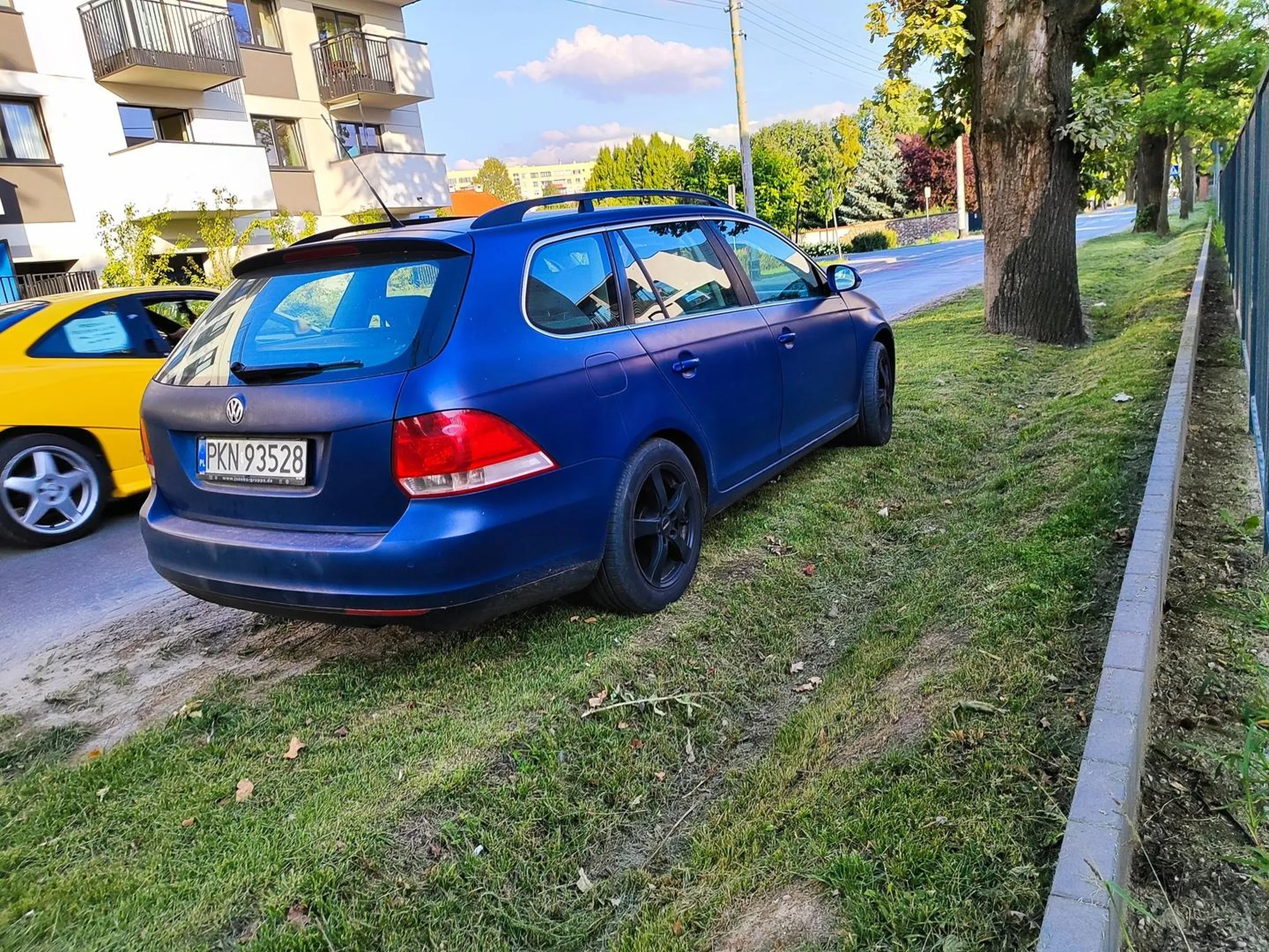 Parkowanie na trawniku