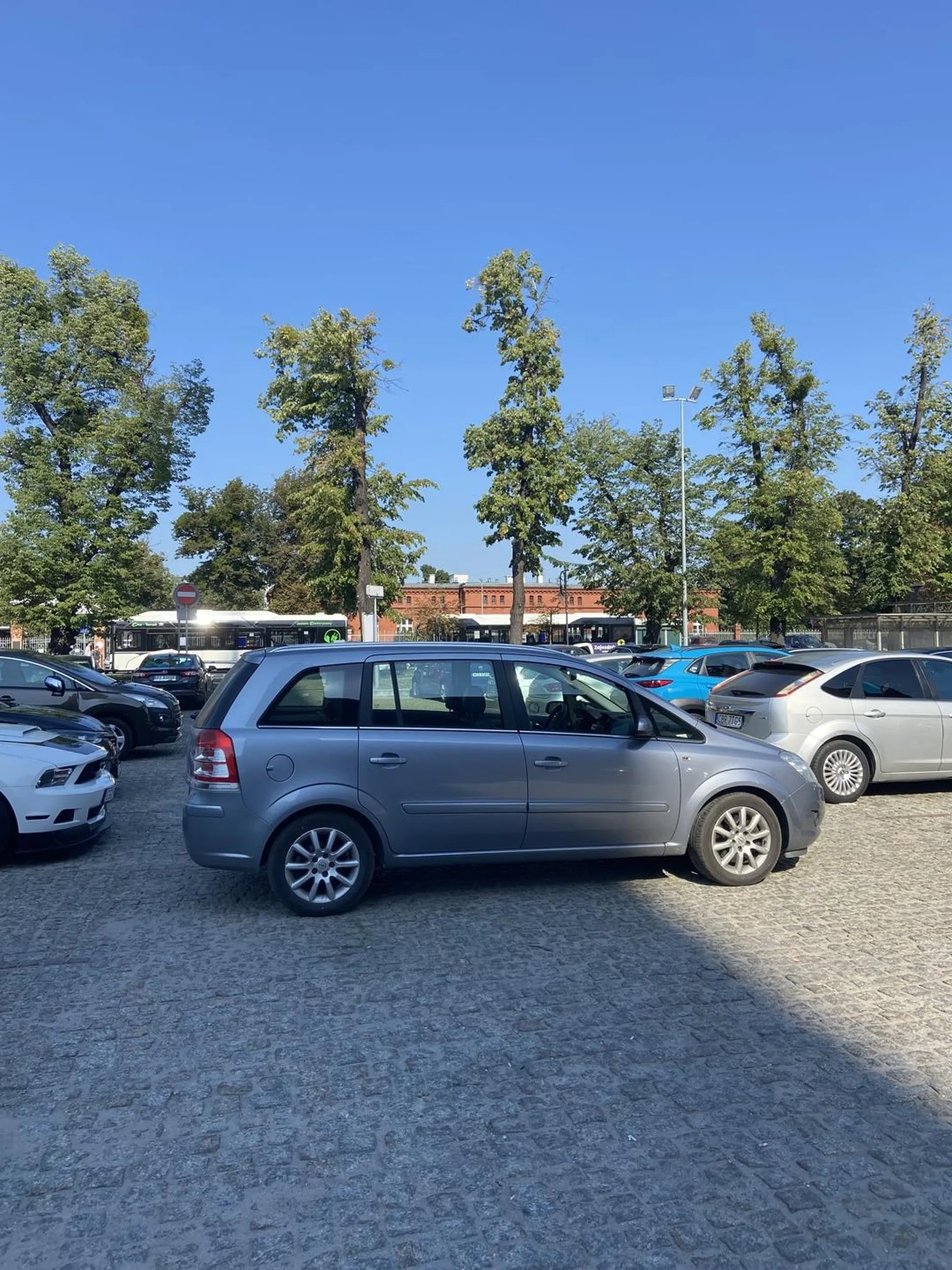 wstawiam jeszcze raz mistrza parkowania((: