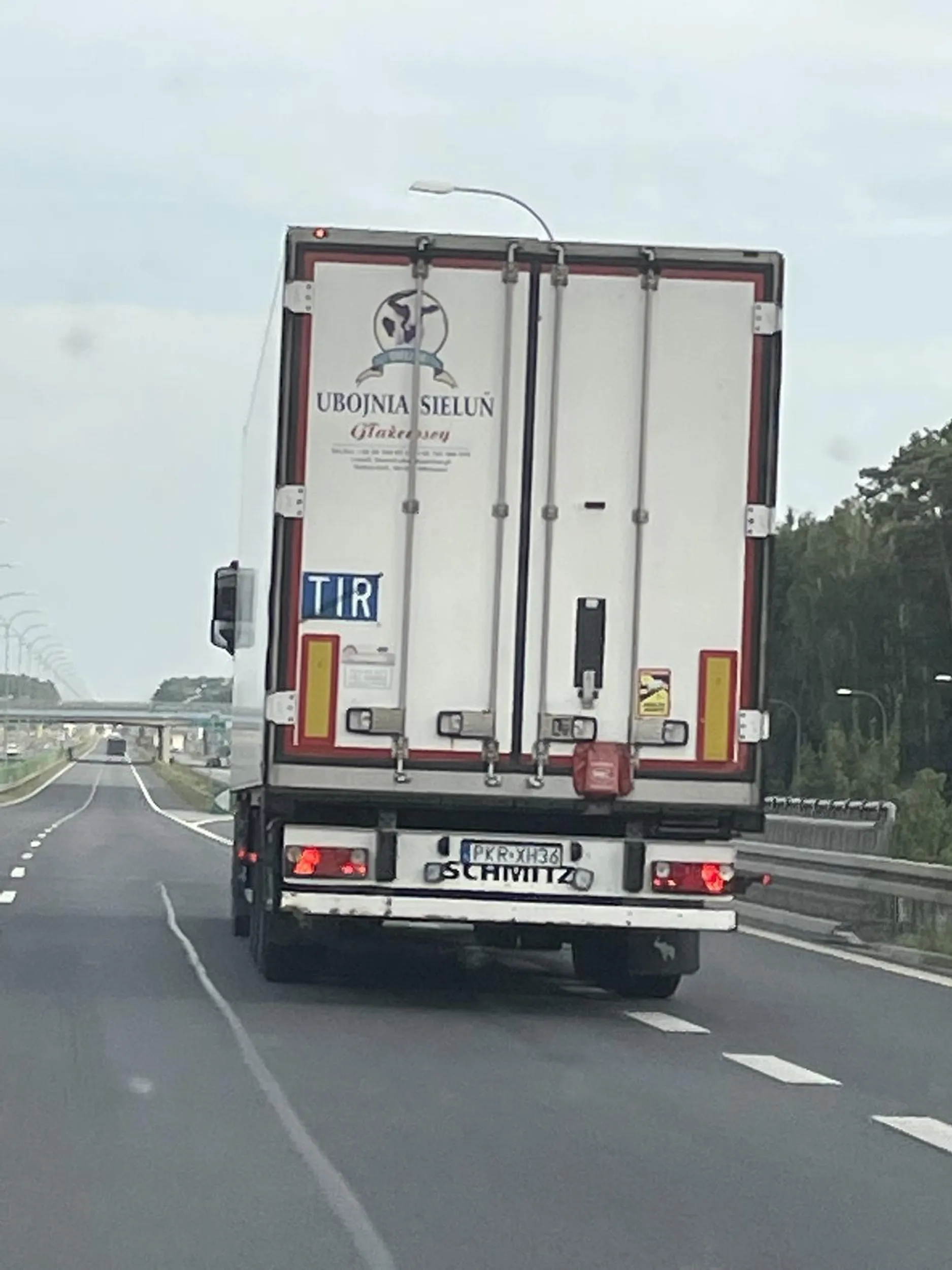 Tir wyprzedzający tir blokując przy tym ruch na drodze ekspresowej pod Bydgoszczą…