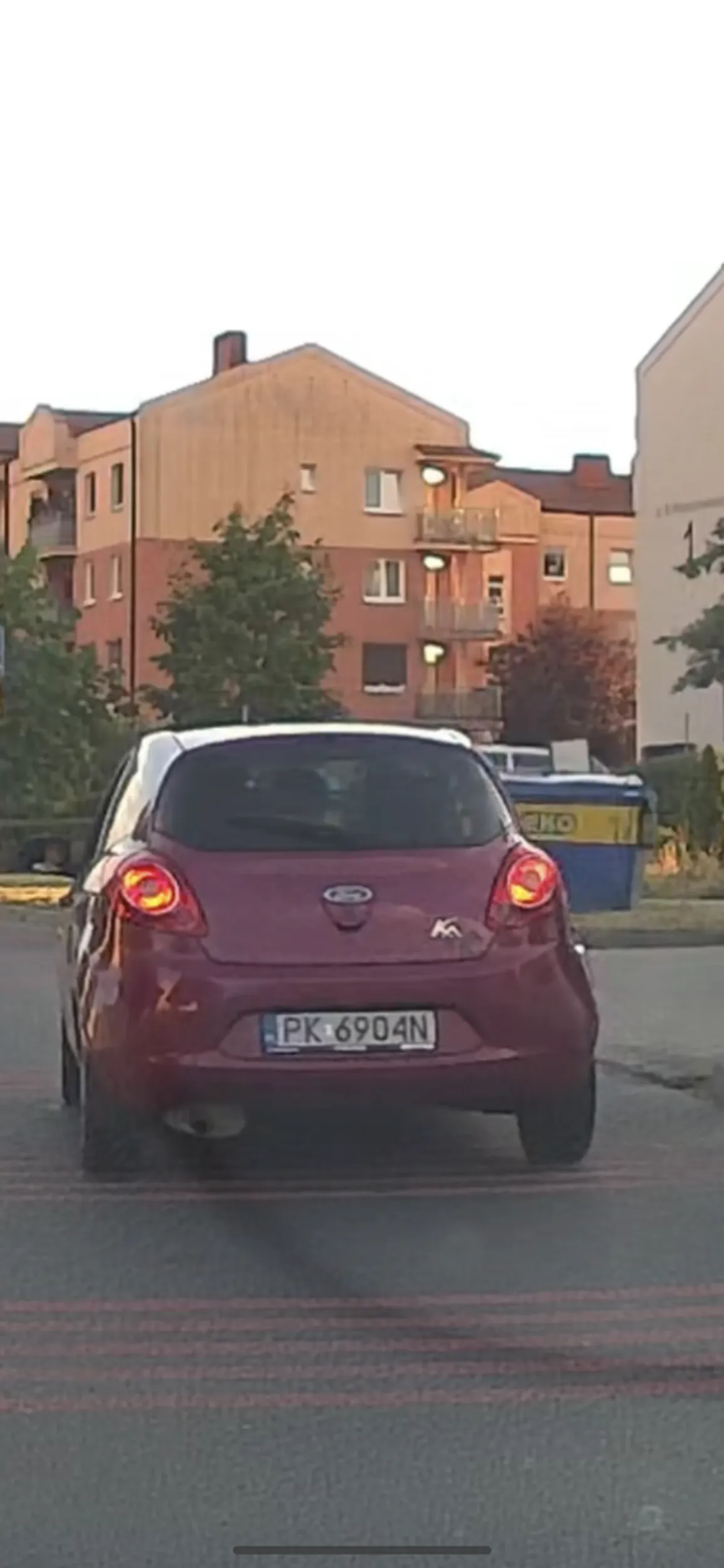 Hejka kolezko, nie wiem czy pamiętasz jak mi środkowy palec twój przydupas pokazał 28.07.2023, wiedz ze będziesz ganiany jak cię tylko spotkam, trzymaj się mocno całuski