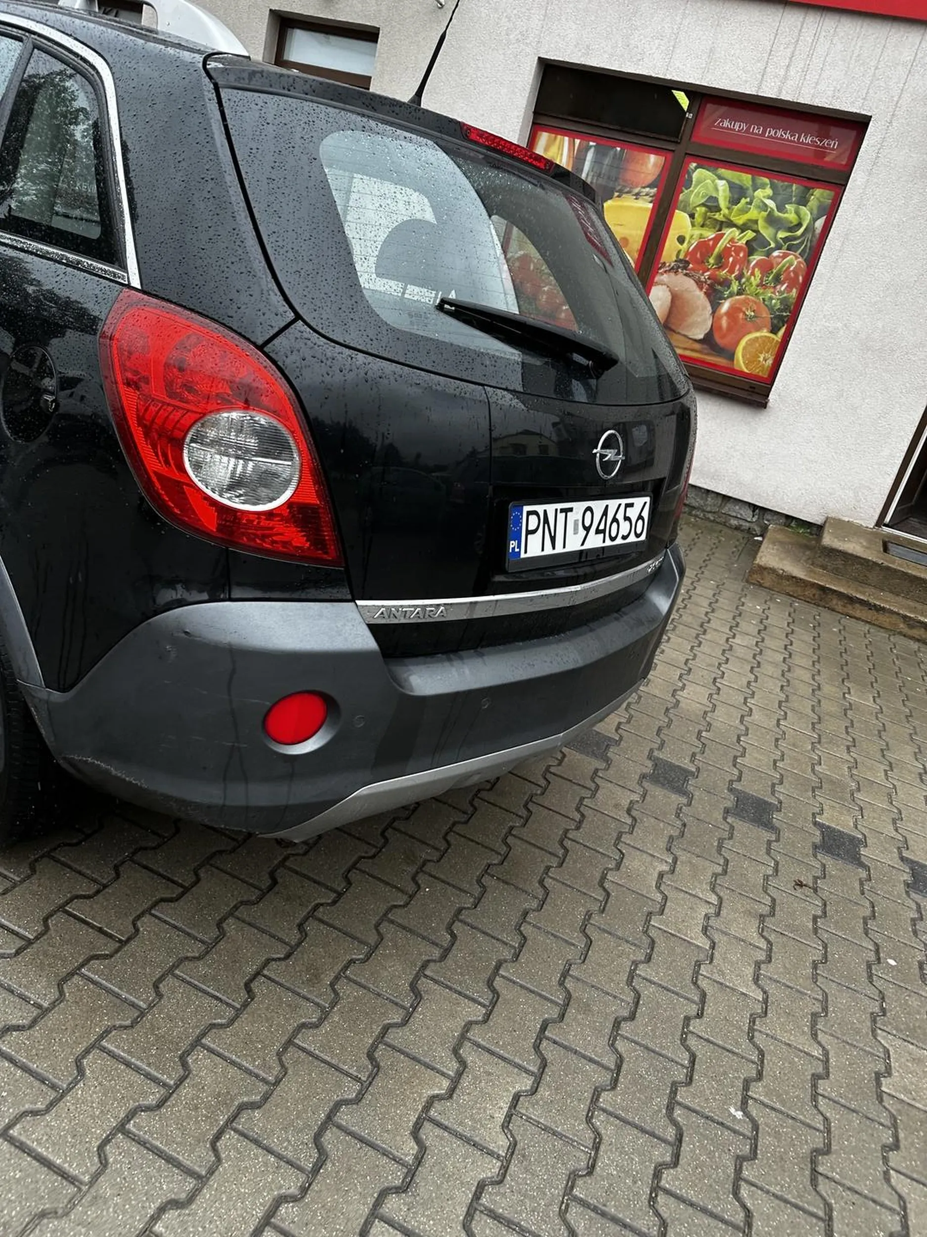 Obok pełno wolnych miejsc …