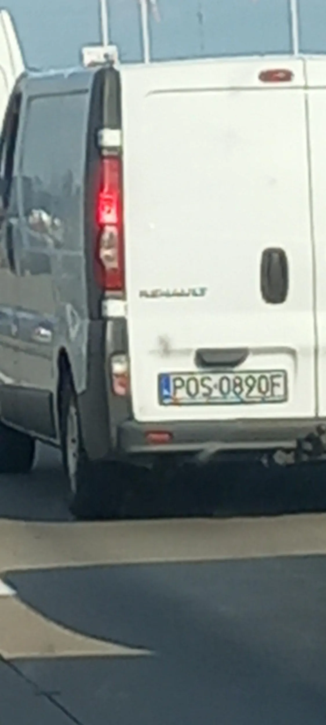 Nieudacznik nie potrafi jeździć blokując lewy pas lepiej niech na rower się przesiądzie