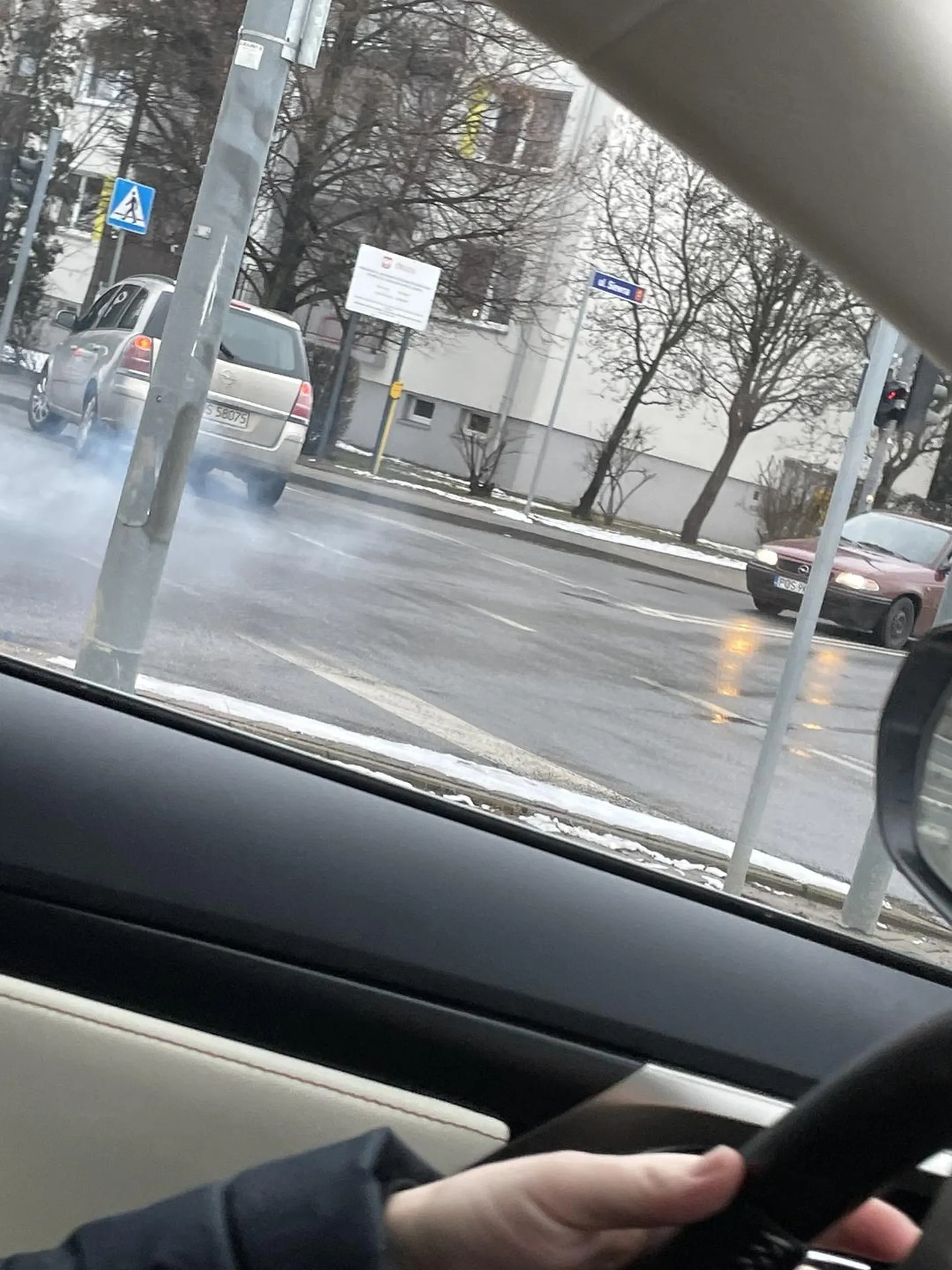 Ten złom się nadaje serio do zezłomowania/ spalenia to tak kopci jak 2t