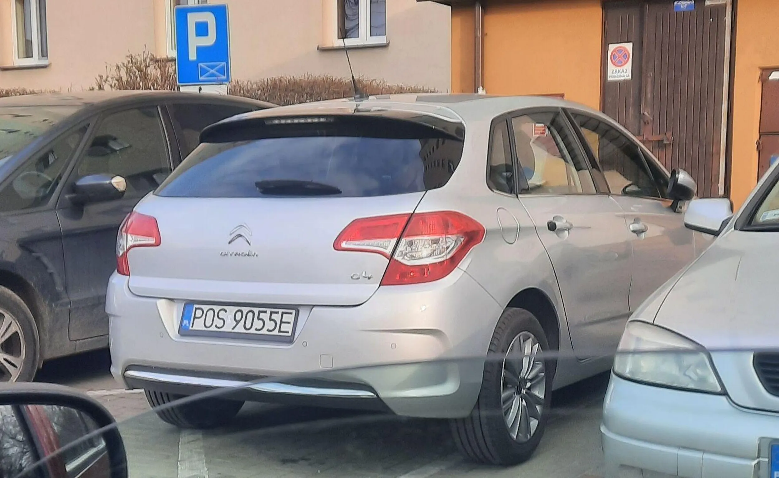 2023.03.28 17:10:56 TYPIE/NPC-ie zajołeś mi miejsce...bezkarnie "wepchnąłeś się w kolejkę" tak na strasznego chama a ja w te miejsce akurat pomału parkowałem tyłem i tego nie widziałeś pewnie i mogłeś spowodować tym wypadek PRZYGŁUPIE...jesteś strasznie denny jak ktoś do ciebie woła czy coś...jesteś dla mnie nikim takim zachowaniem...zwykłym NPC-em