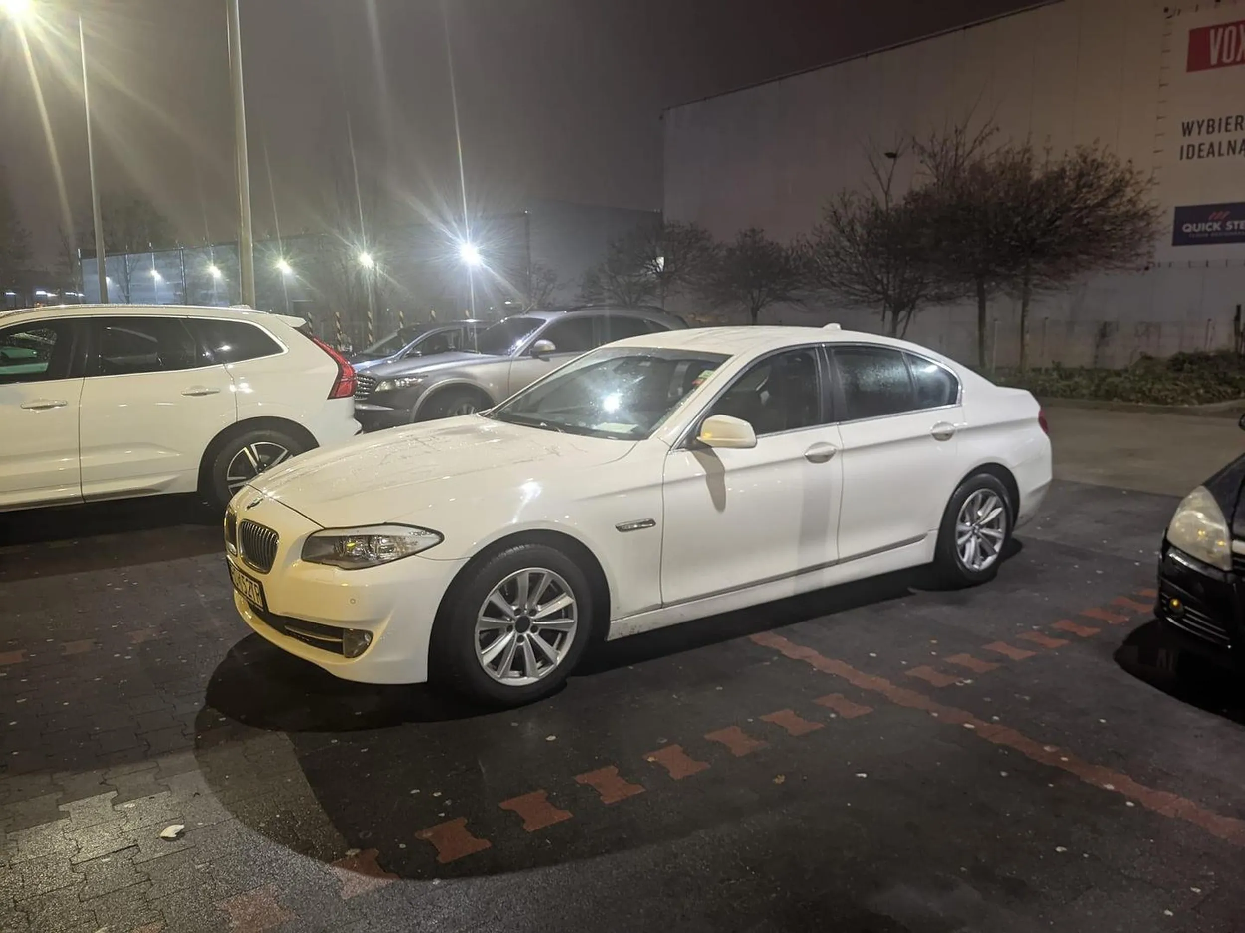 Mistrz parkowania. Zajmuje 4 miejsca na raz.