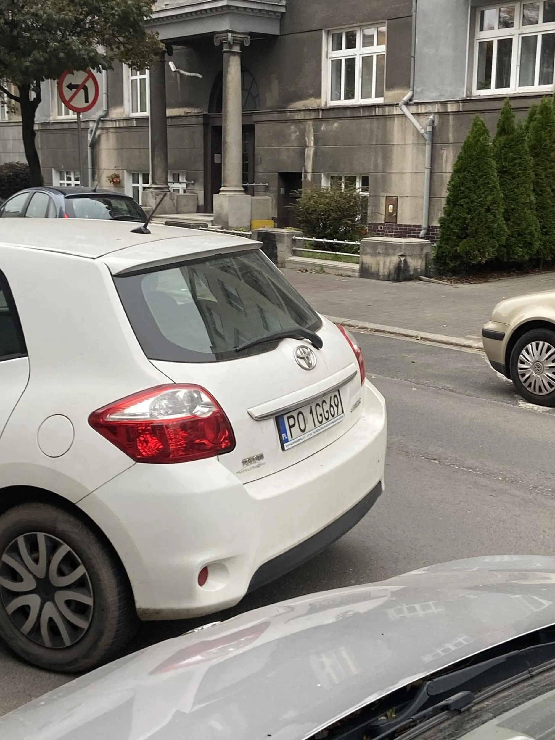 Ktoś ewidentnie nie ćwiczył szlaczków w przedszkolu…