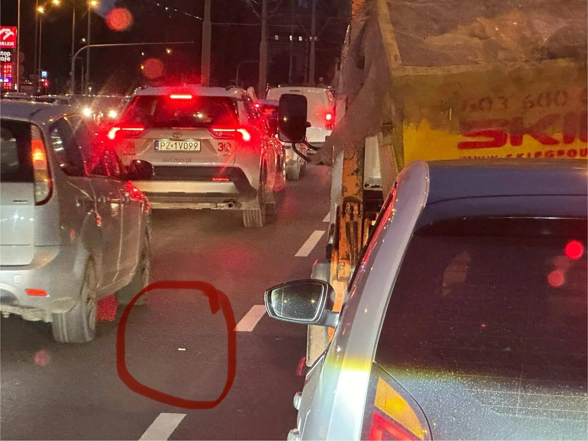 Następnym razem tego peta ci wrzucę z powrotem do kabiny bambrze ze skipa…