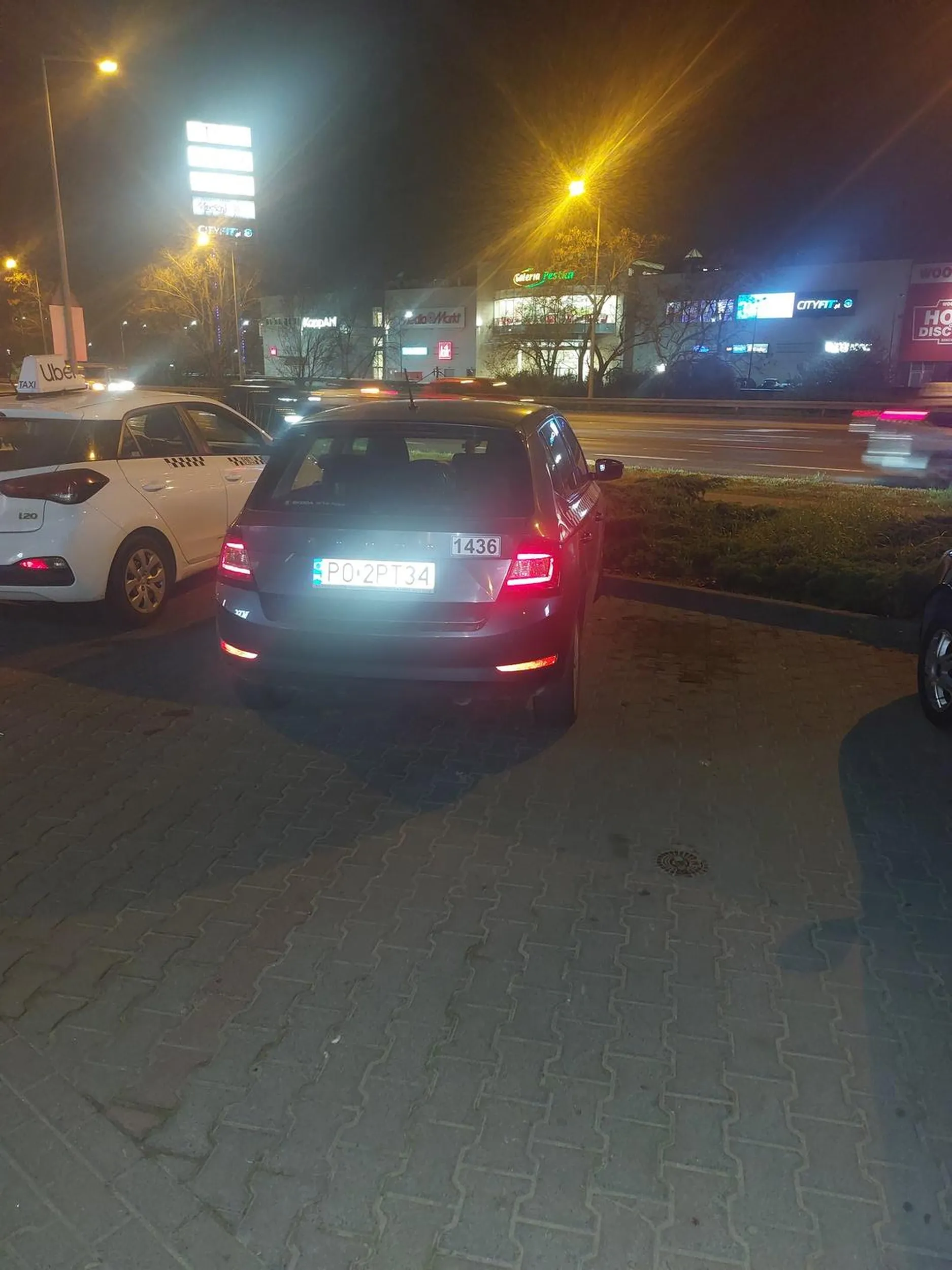 Serdecznie nie polecam... może czas przerzucić się na rower jak jest problem z parkowaniem we wyznaczonym miejscu?