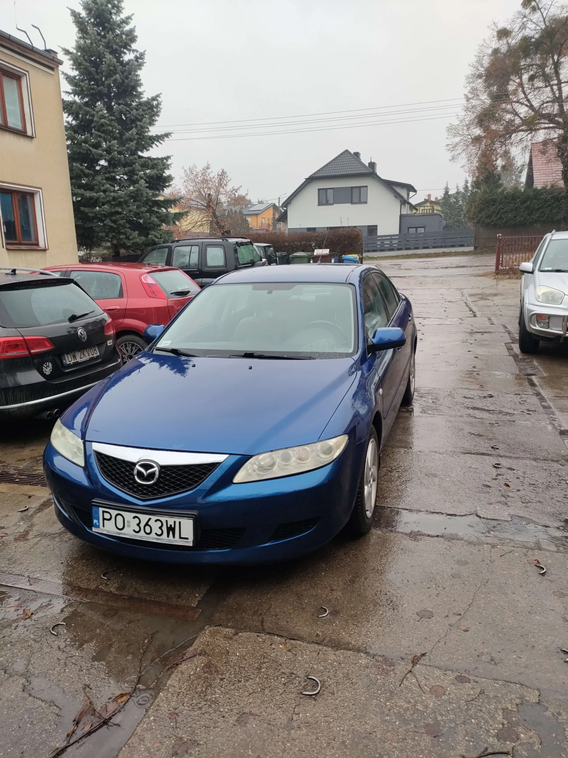 Po godzinie 22:00 z auta wybiegł osobnik płci męskiej i zaczął krzyczeć do kierowcy aby szedł spać bo o 6 do roboty na magazyn.