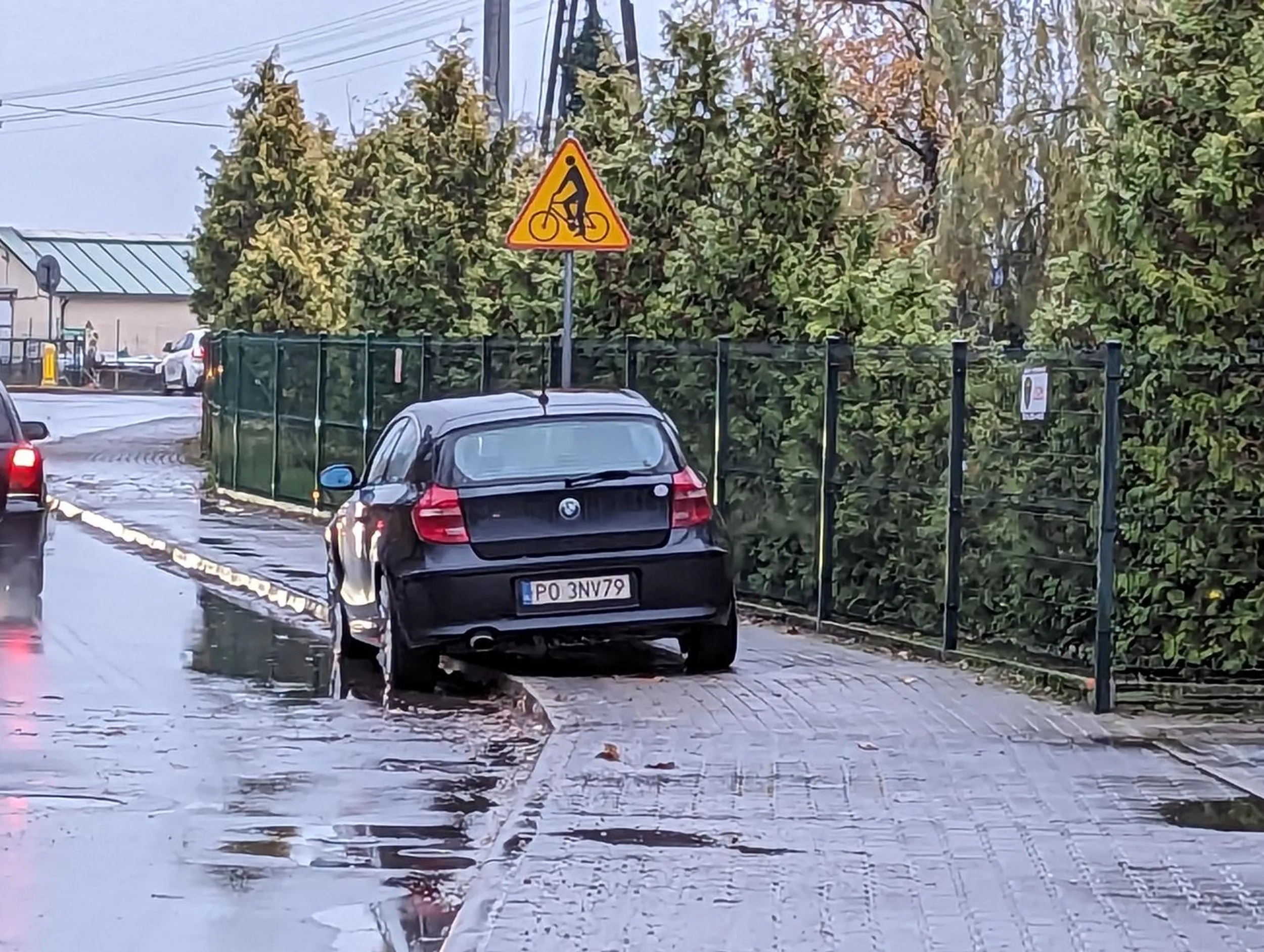 Prawo jazdy znalezione w czipsach. Ta sama osoba codziennie.