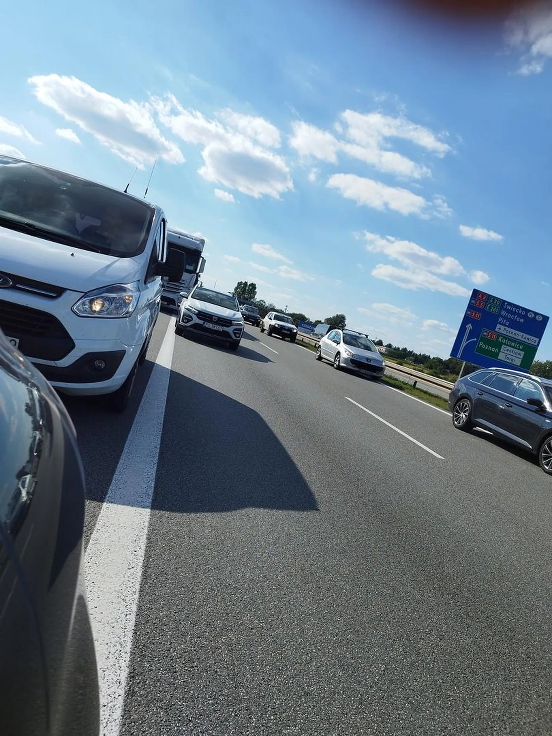 Szeryf na A2, blokuje korytarz życia