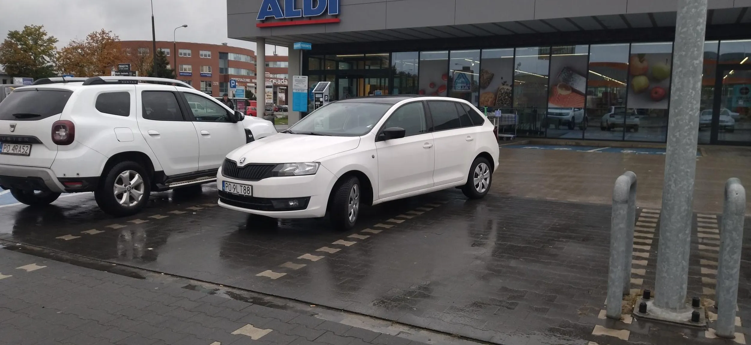 Normalnie mistrz parkowania.