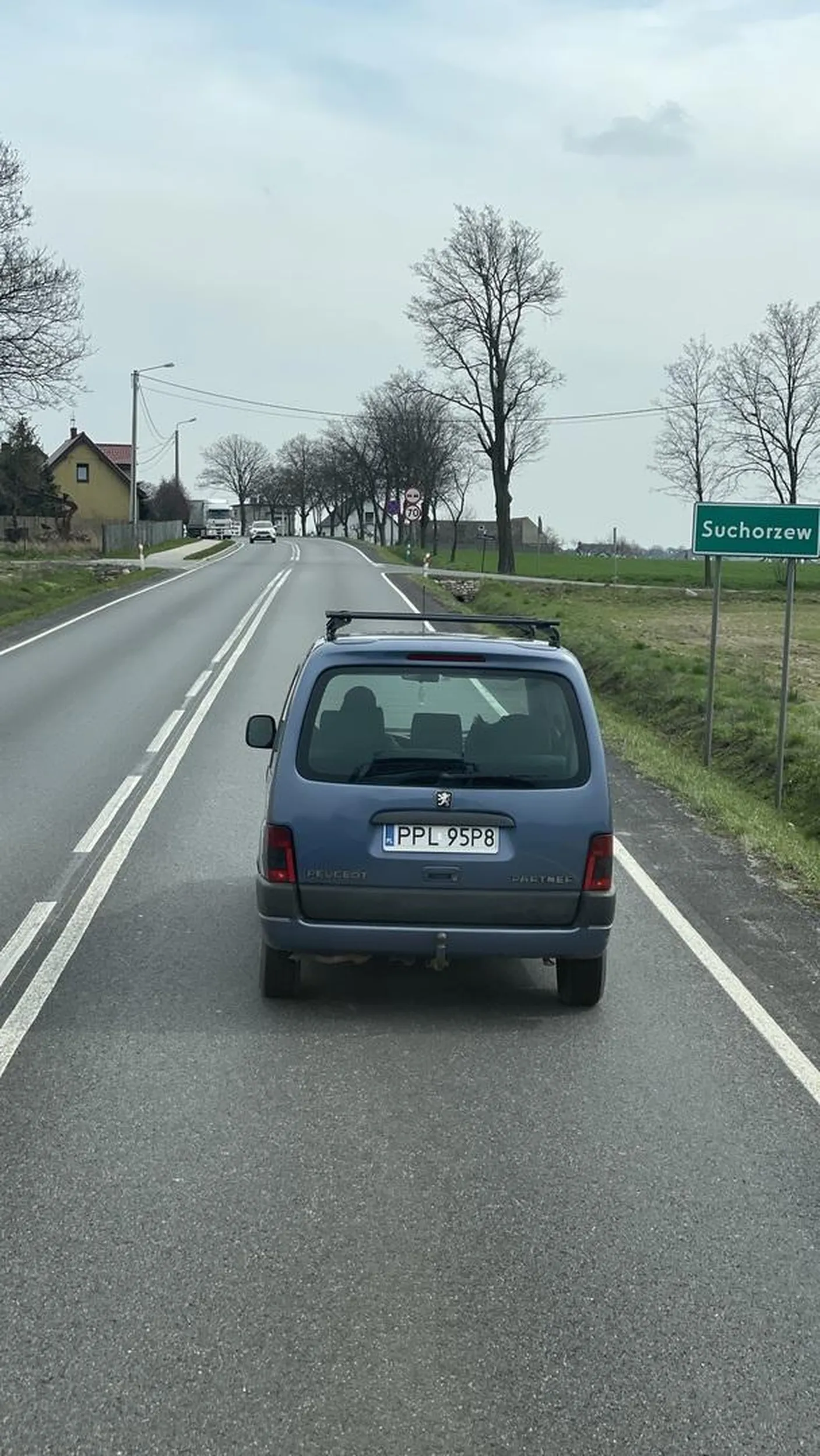 Ameba umysłowa, wróć do piwnicy ofiaro losu