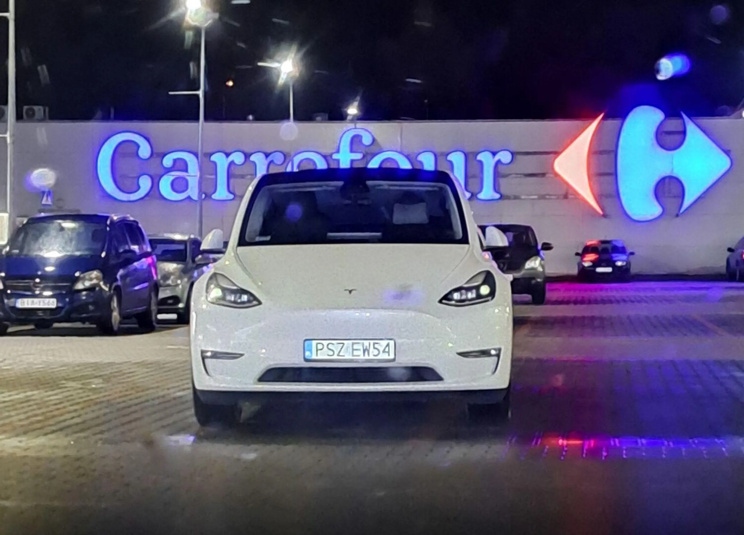 2023.03.25 20:02:16 NPC-ie masz strasznie mocne światła. Jak stałem to aż mnie oślepiło jak wjechałeś i je zgasiłeś... na parkingu na wysokiego w galerii...