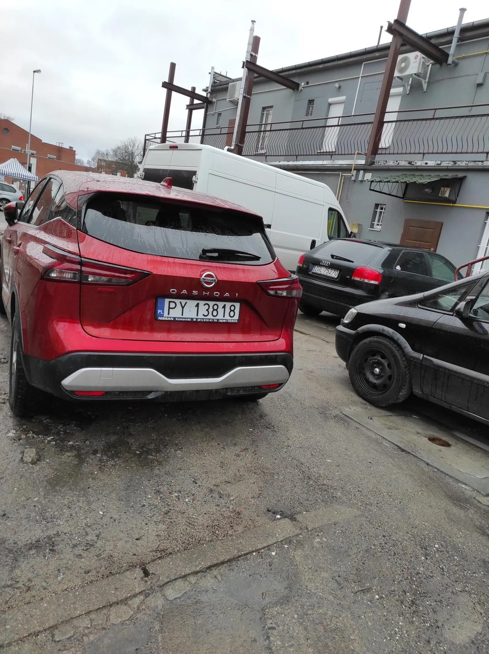 Nie polecam kierowcy, zastawił mnie i nie mogę wyjechać z miejsca parkingowego