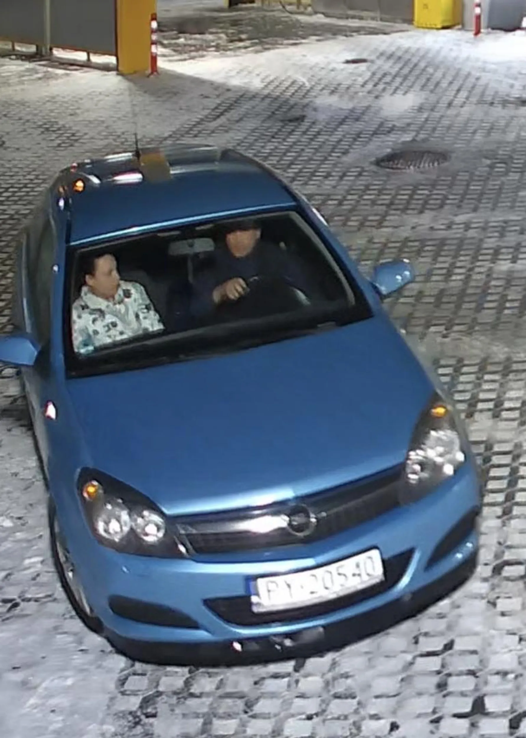 Sebix złamał celowo lance na myjni samoobsługowej. Podróżował razem z karyną