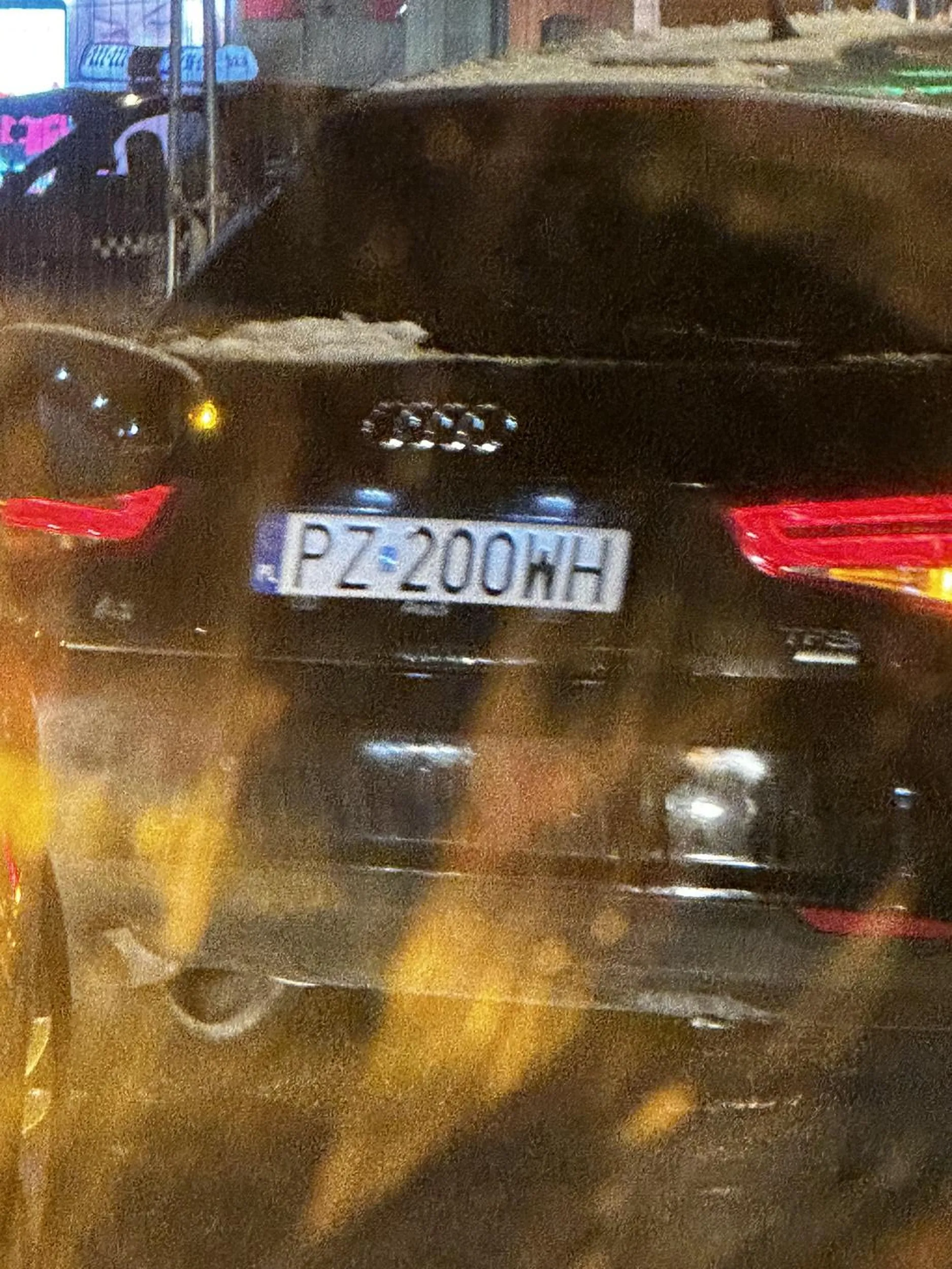 Pozdrawiam bardzo ładną blondynkę, umie się zachować na drodze. Więcej takich młodych ludzi na drogach jak Pani :)