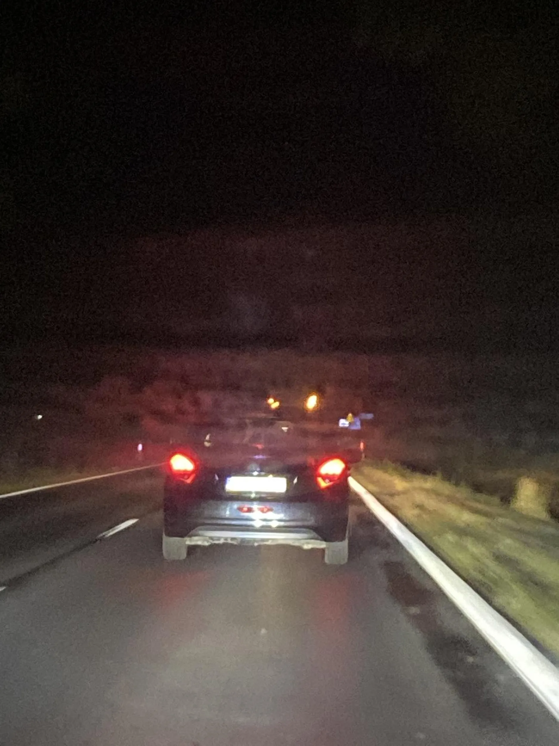 Zaburza ciszę nocną EKWADOR MANIECZKI na fulla nocą