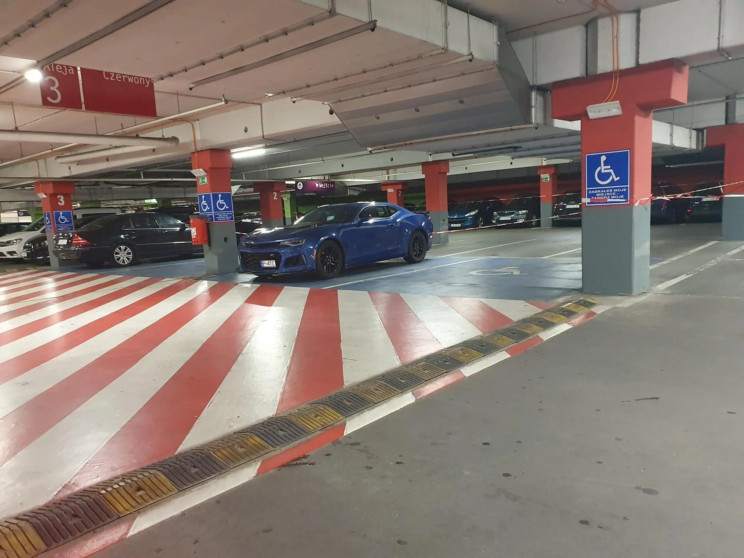 Inwalidzi coraz lepsze mają auta...