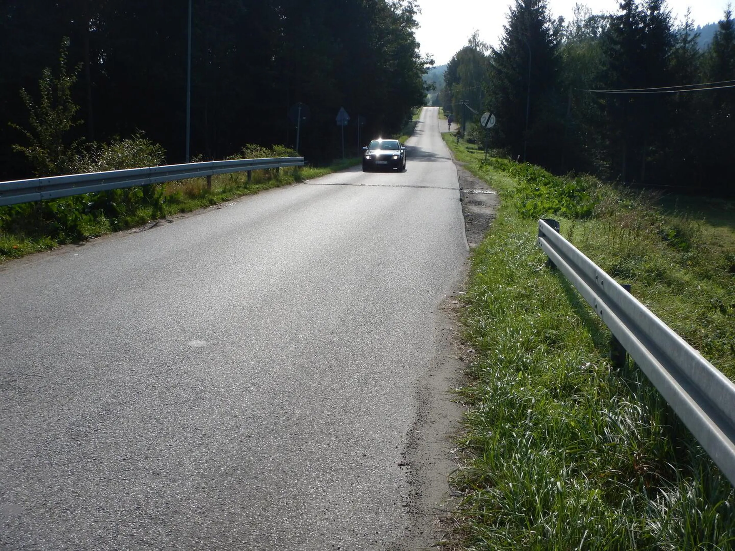 Kretynowi przydałby się kubeł zimnej wody na łeb.