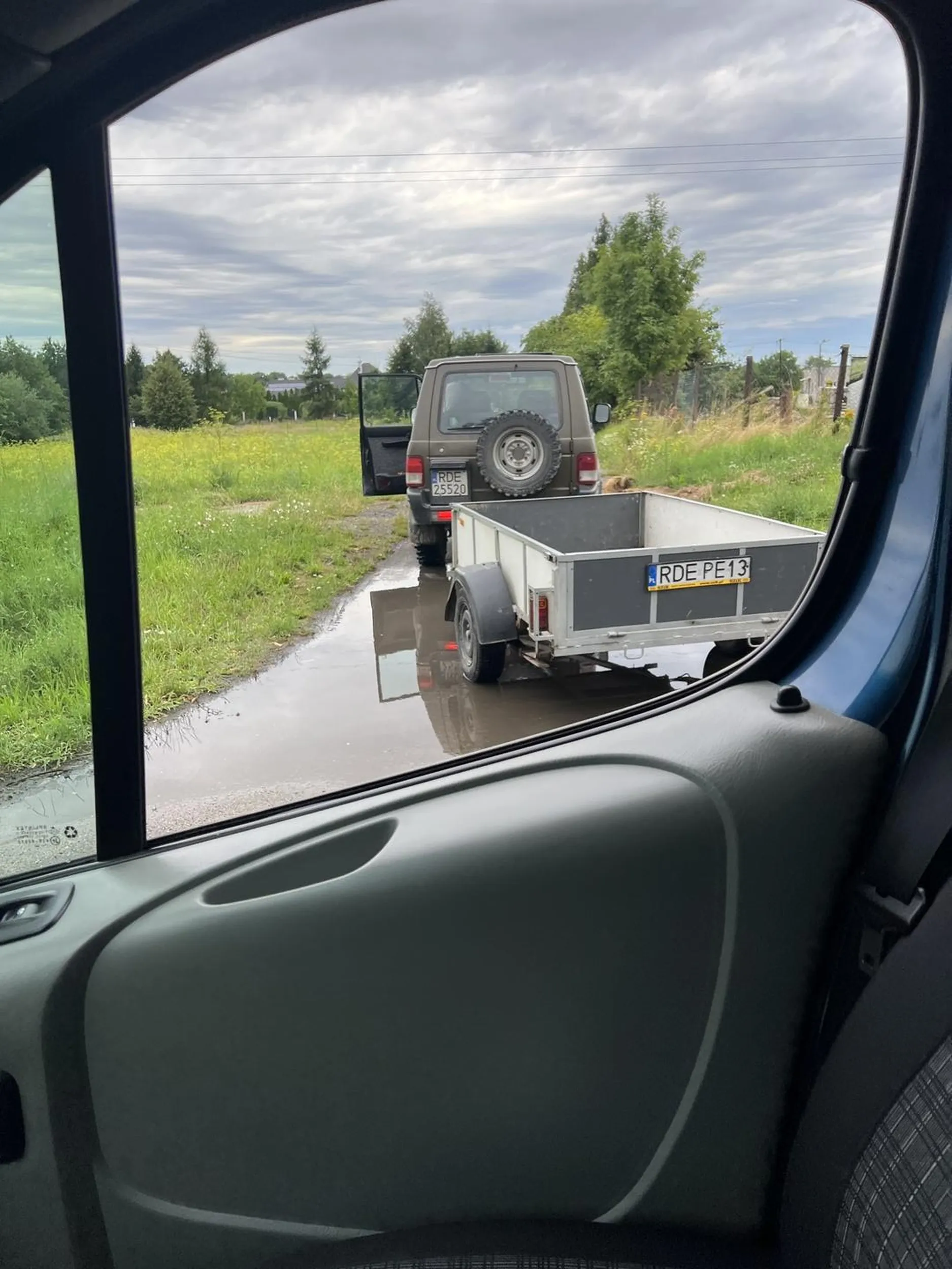 Burak szuka okazji na ubezpieczenie. Na zwrócenie uwagi odpowiada „no i c***”