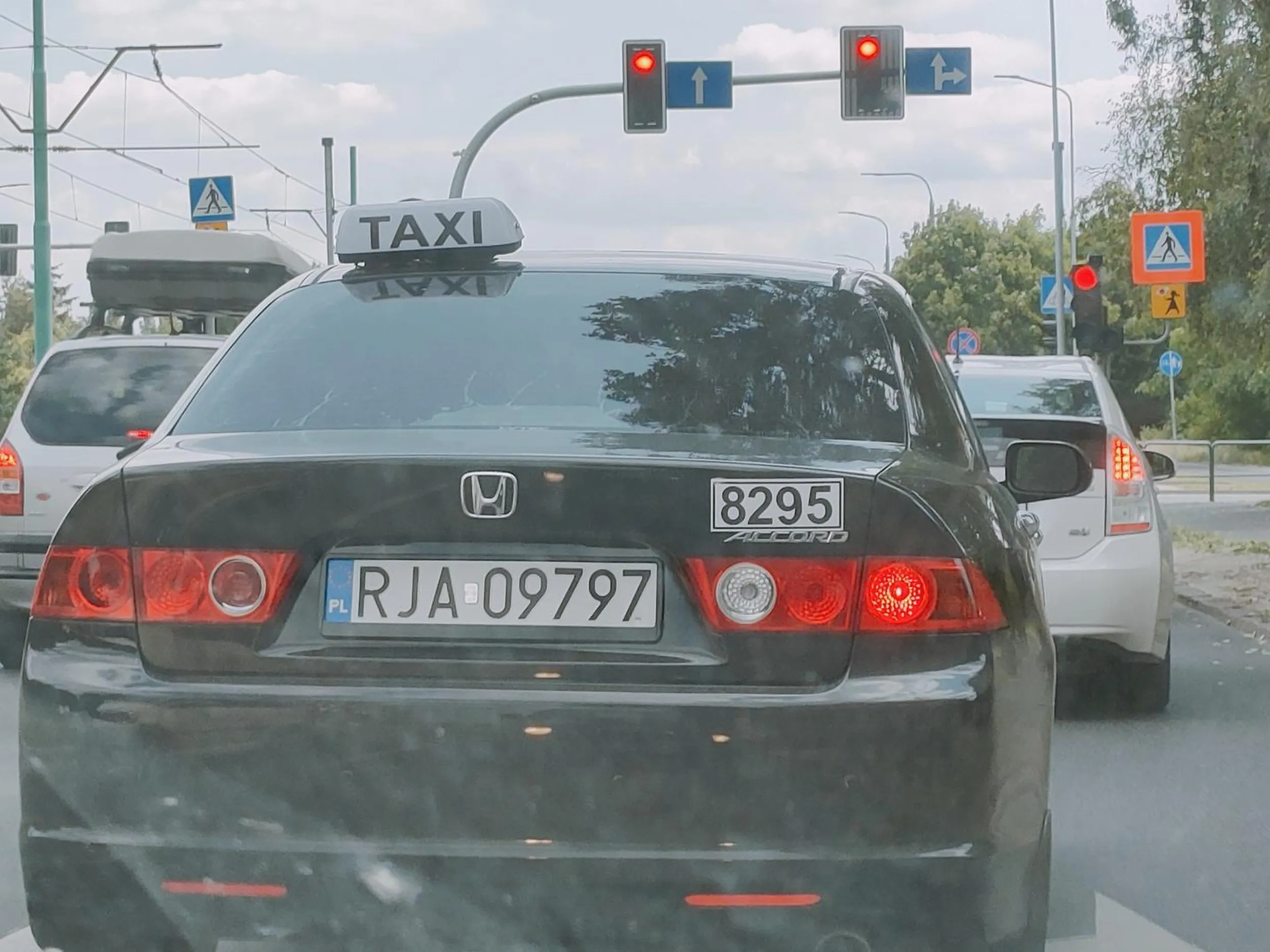 Taksówka z działającym jednym stopem.