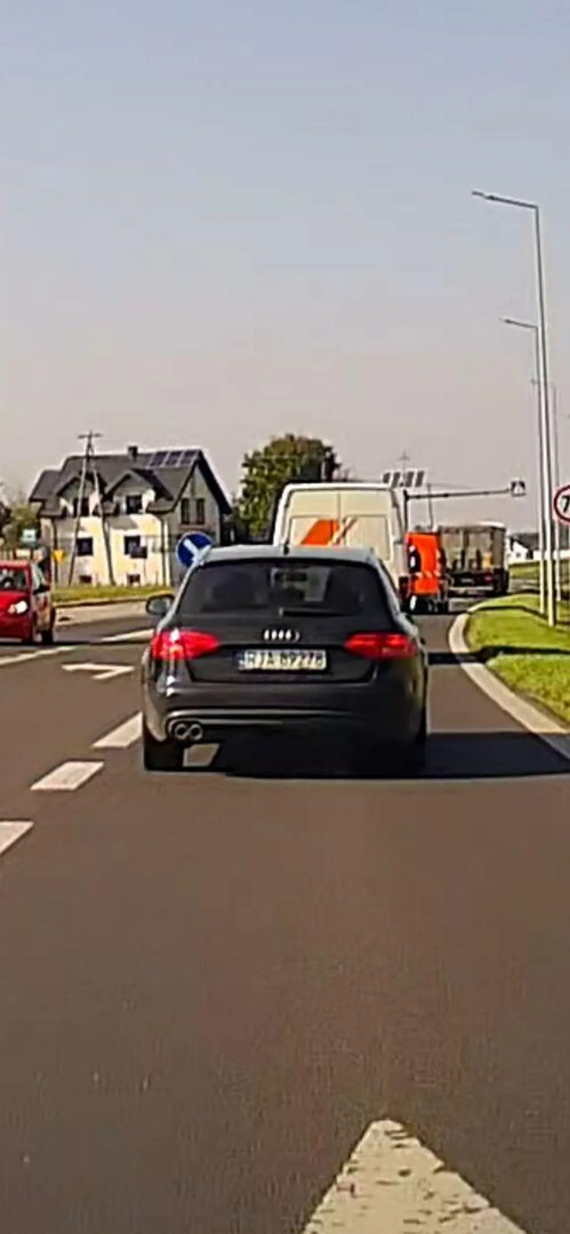 Wyprzedzanie na podwójnej ciągłej i przejściu dla pieszych...